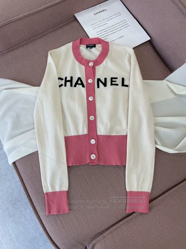 Chanel Chanel Pink and white beach series letter cashmere knitted Size XS / US 0-2 / IT 36-38 - 1 Thumbnail