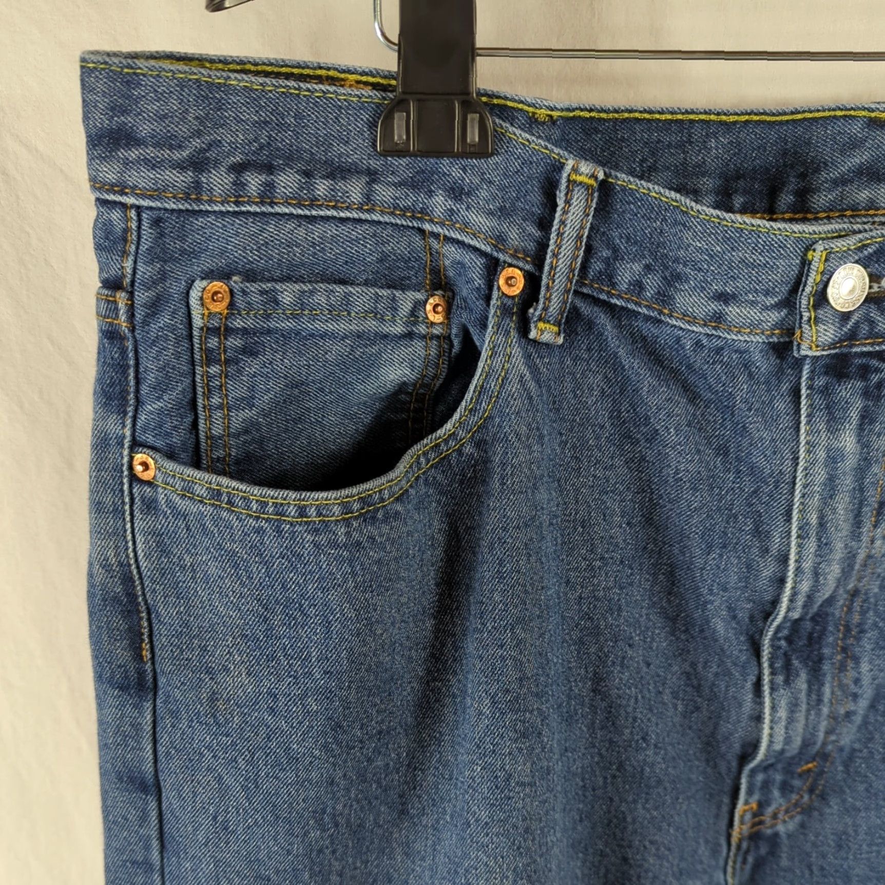 Levi's Levi's 550 Jeans Relaxed Tapered Mens 44X30 Medium Wash Denim Cotton Blue Inseam 30 Regular Mens Jeans Size US 44 / EU 60 - 3 Thumbnail