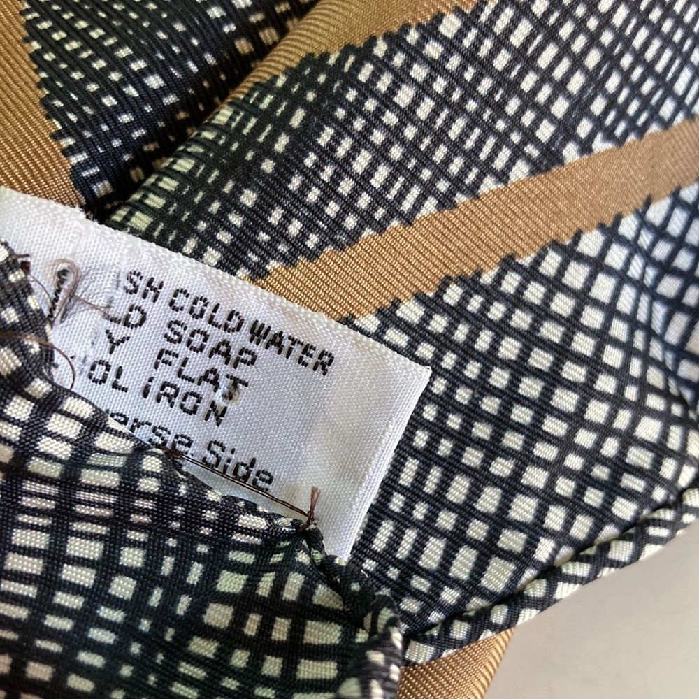 Bill Blass Bill Blass Signature Vintage Silk Scart Size ONE SIZE - 5 Thumbnail