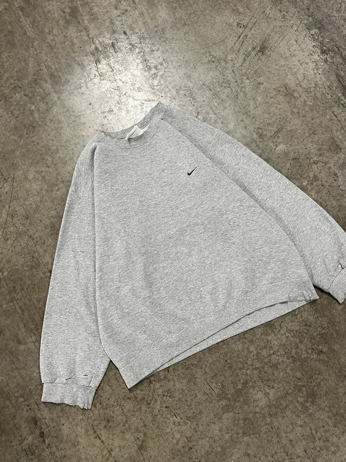 Nike × Vintage Nike 90s vintage Heather gray boxy fit crewneck hype rare Size US L / EU 52-54 / 3 - 1 Thumbnail