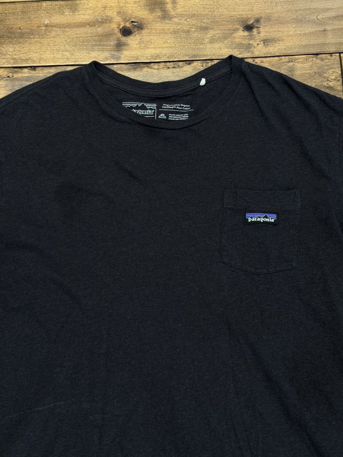 Patagonia Patagonia P-6 Logo Pocket Tee Black Size L Organic Cotton Size US L / EU 52-54 / 3 - 2 Thumbnail