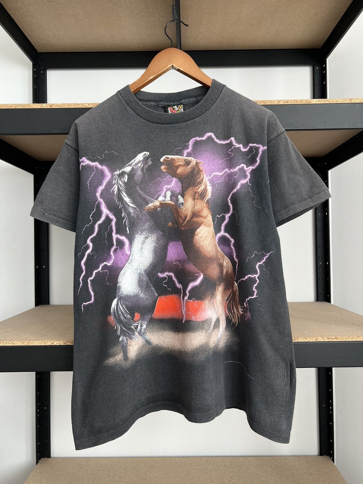 Vintage Vintage 1993 3D Emblem Horses Fighting Lightning T-shirt Size US L / EU 52-54 / 3 - 1 Thumbnail