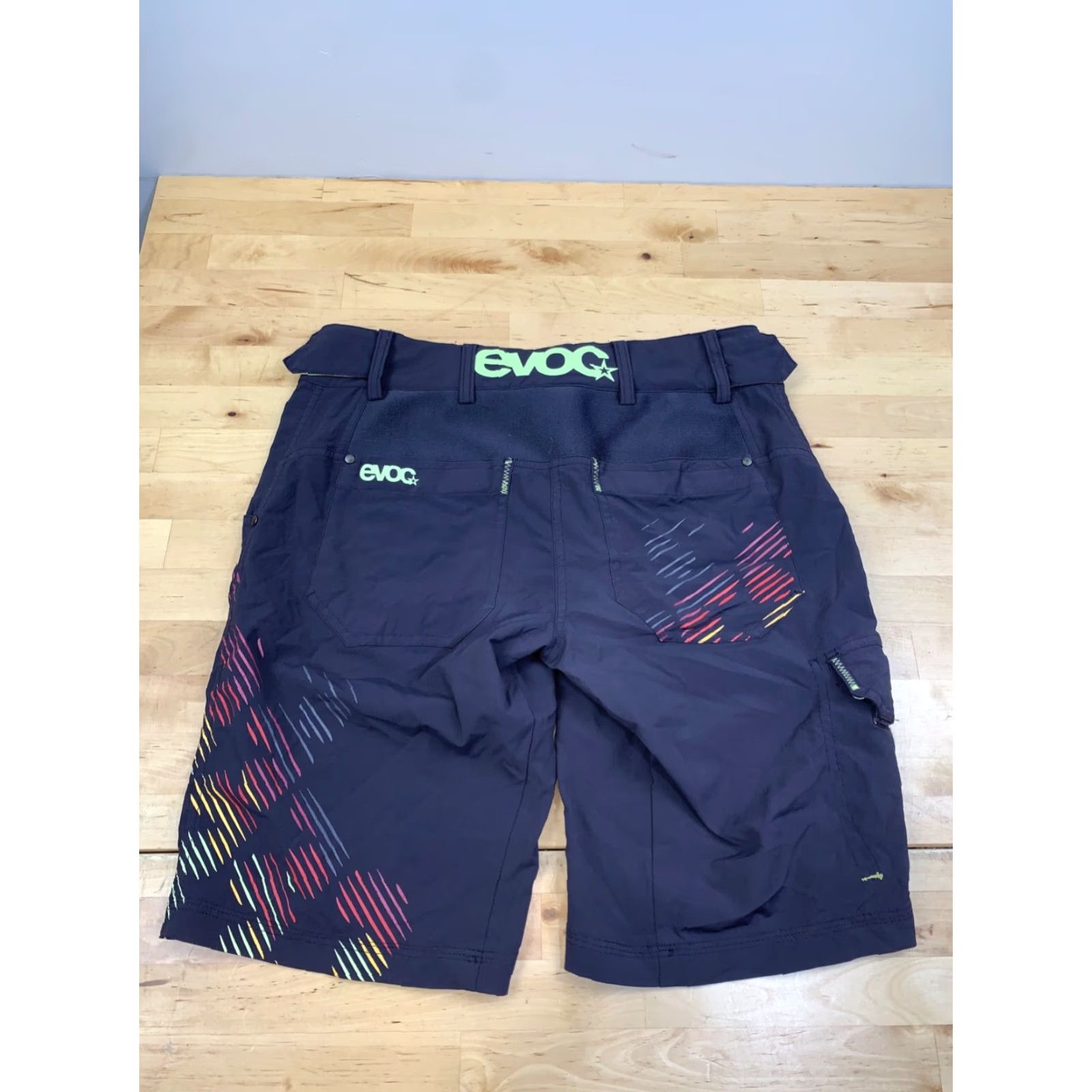 Vintage EVOC Mountain Bike Shorts Mens S Black Cargo Drawstring Casual Outdoor Size US 29 - 8 Thumbnail