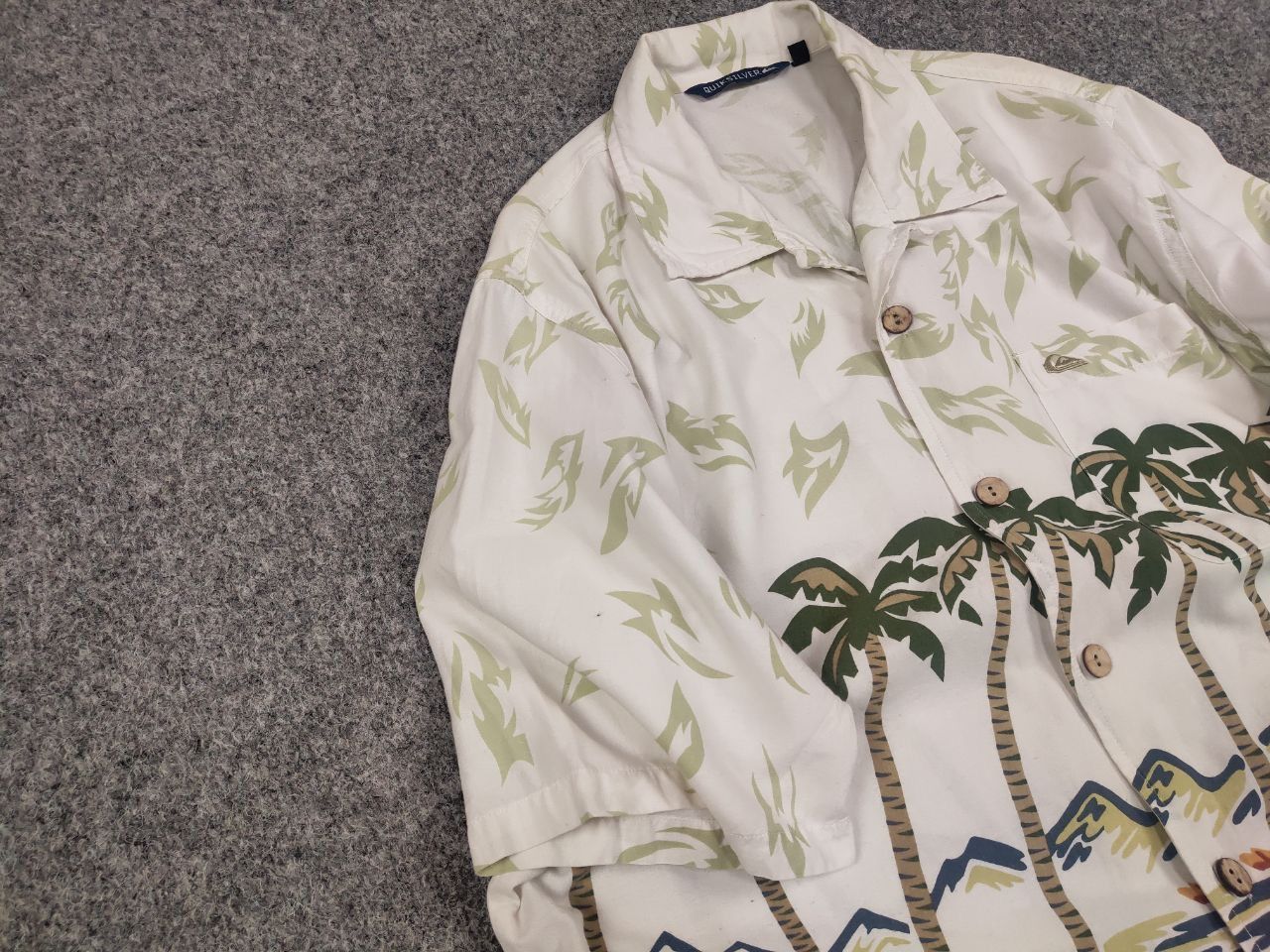 Quiksilver Vintage Quiksilver hawaiian Art Light Cotton Blend Shirt Size US M / EU 48-50 / 2 - 7 Thumbnail
