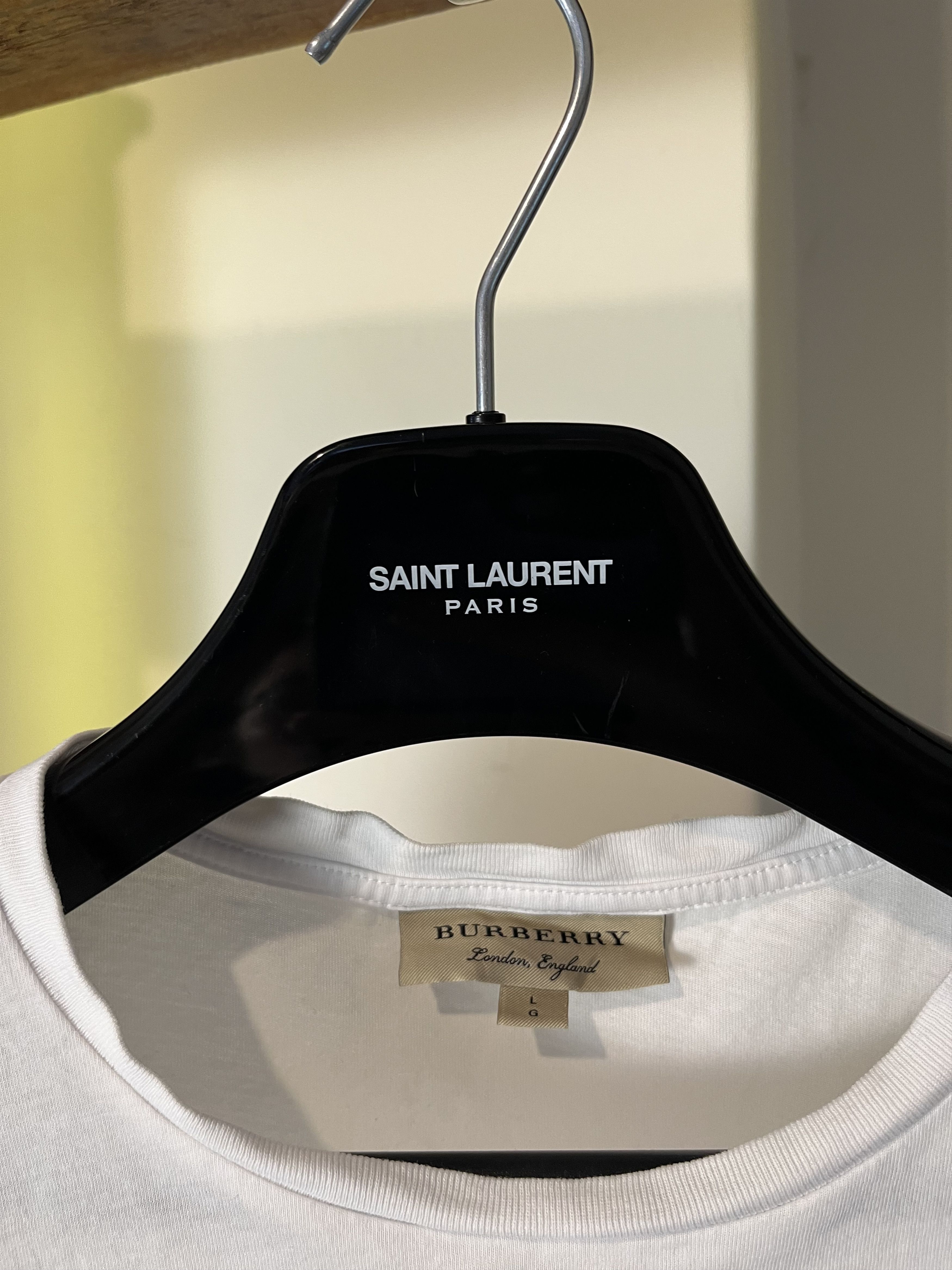 Burberry × Vintage Burberry White Circle Logo Tee Size US L / EU 52-54 / 3 - 4 Thumbnail