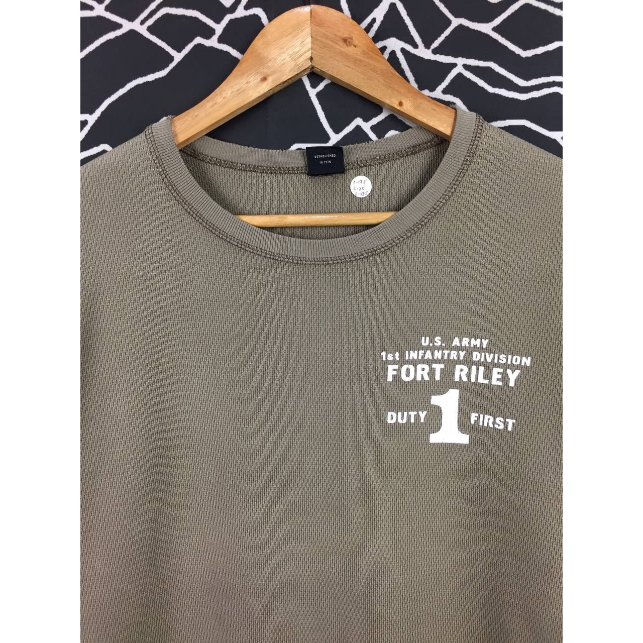 Avirex × Vintage Vtg Avirex U.S Army Fort Riley Waffle Knit Longsleeve Tee Size US M / EU 48-50 / 2 - 3 Thumbnail