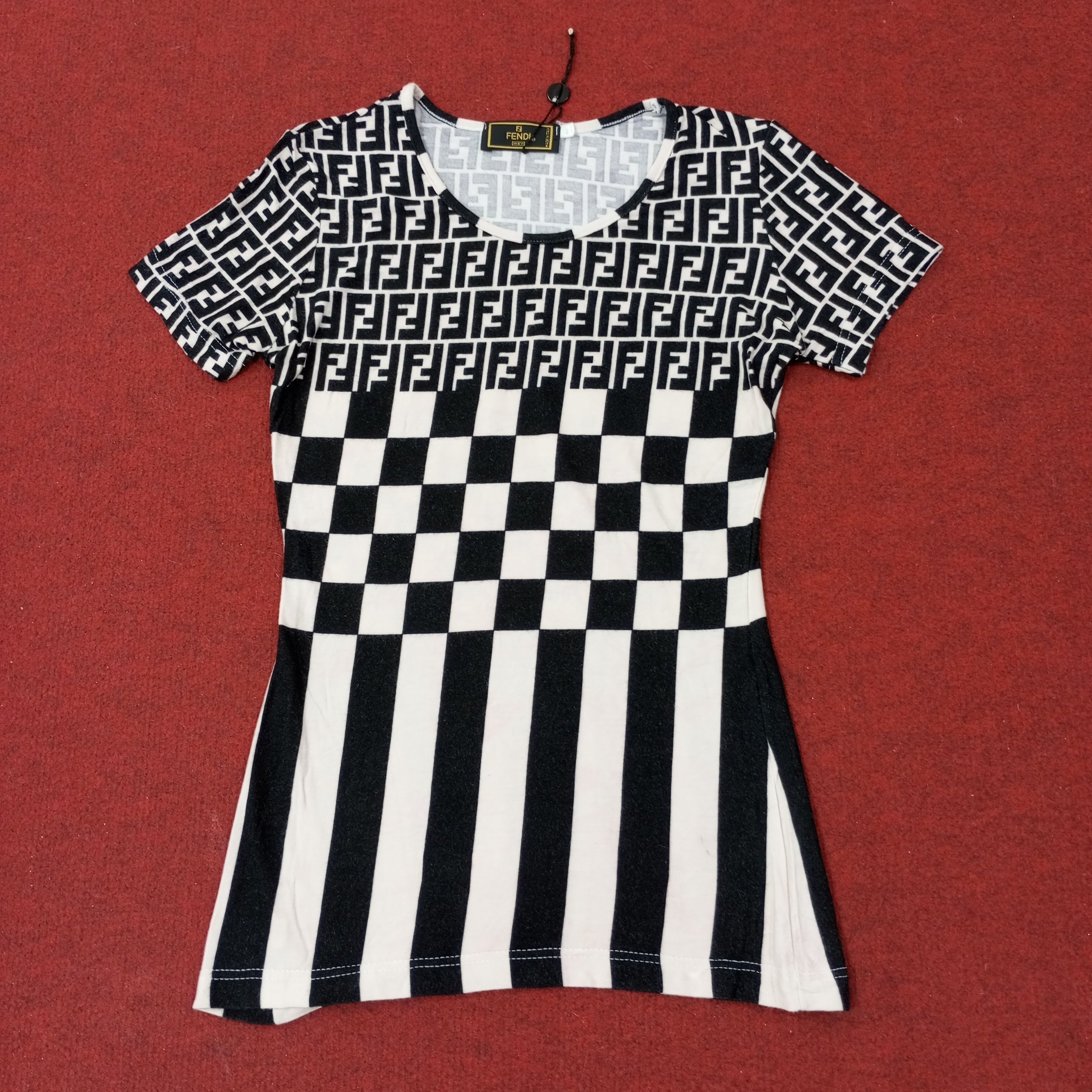 Fendi Fendi Fashion Brand Style Designer Tshirt Size XXS / US 00 / IT 34 - 1 Thumbnail