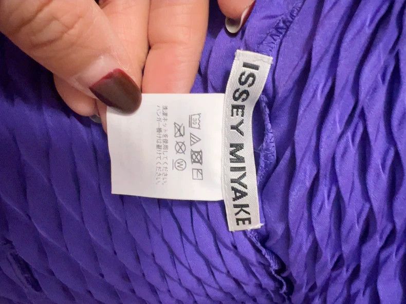Issey Miyake Issey Miyake size:2 Purple main line large fish scale pull Size XS / US 0-2 / IT 36-38 - 2 Thumbnail