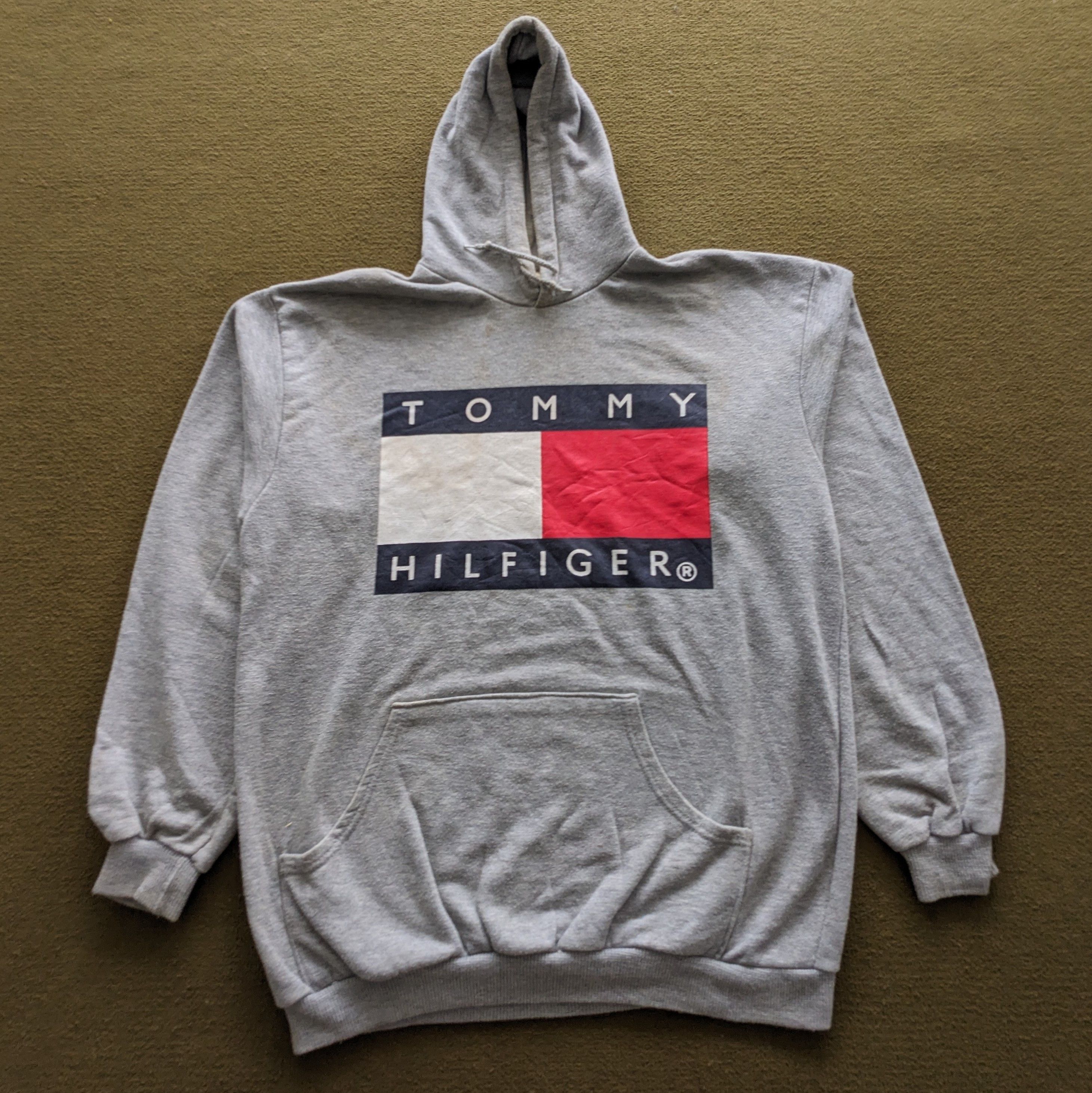 Vintage Vintage Tommy Hilfiger Designer Brand Sweatshirt Hoodies Size US L / EU 52-54 / 3 - 1 Thumbnail