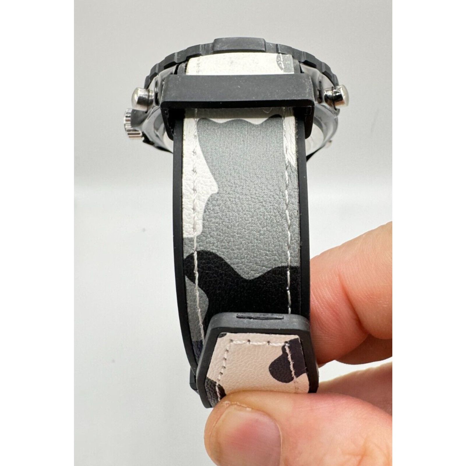 The Unbranded Brand Rare GENOA Japanese Electronic Movement Black Dial Watch Size ONE SIZE - 6 Thumbnail
