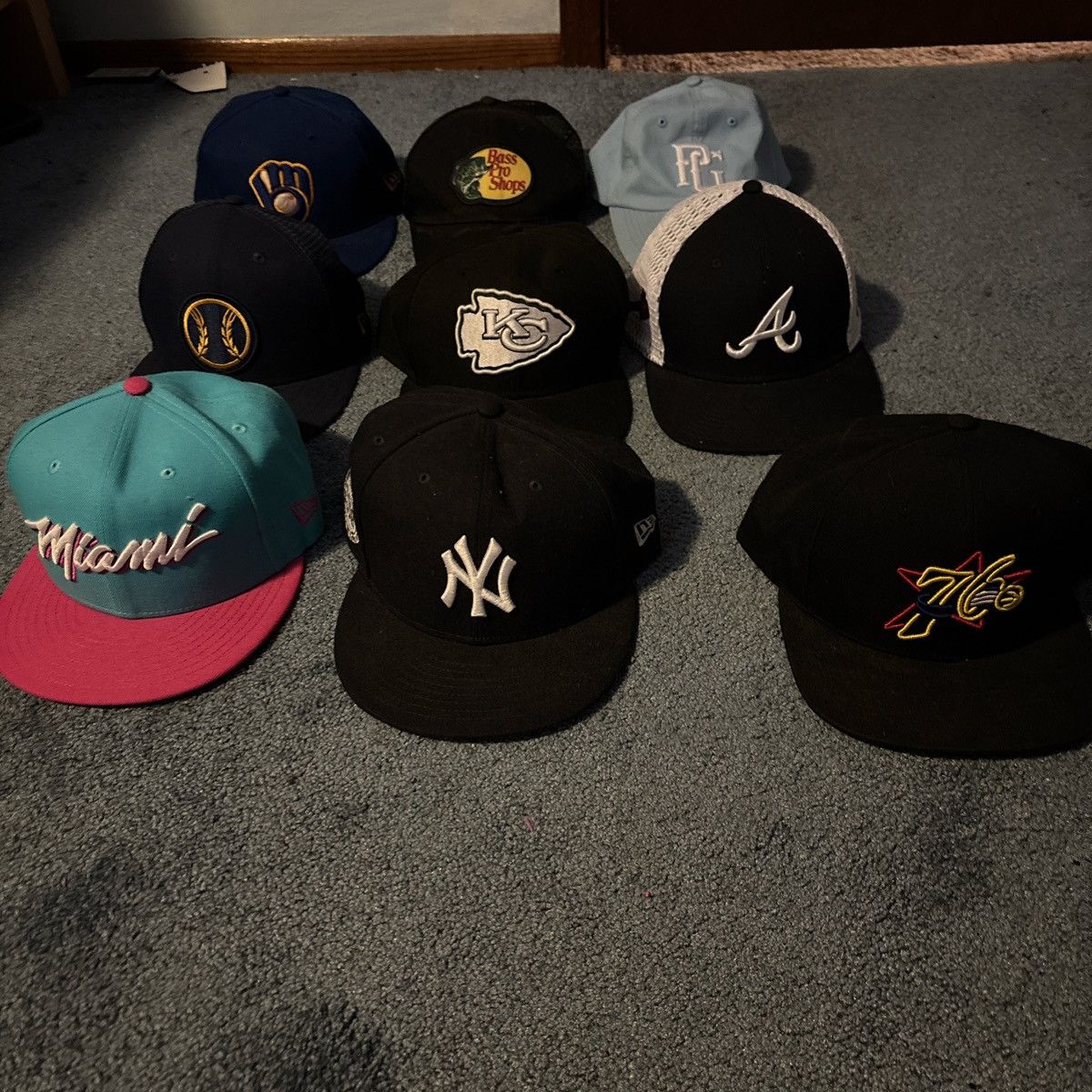 Other SnapBack hats…NBA, NFL, MLB Size ONE SIZE - 1 Thumbnail