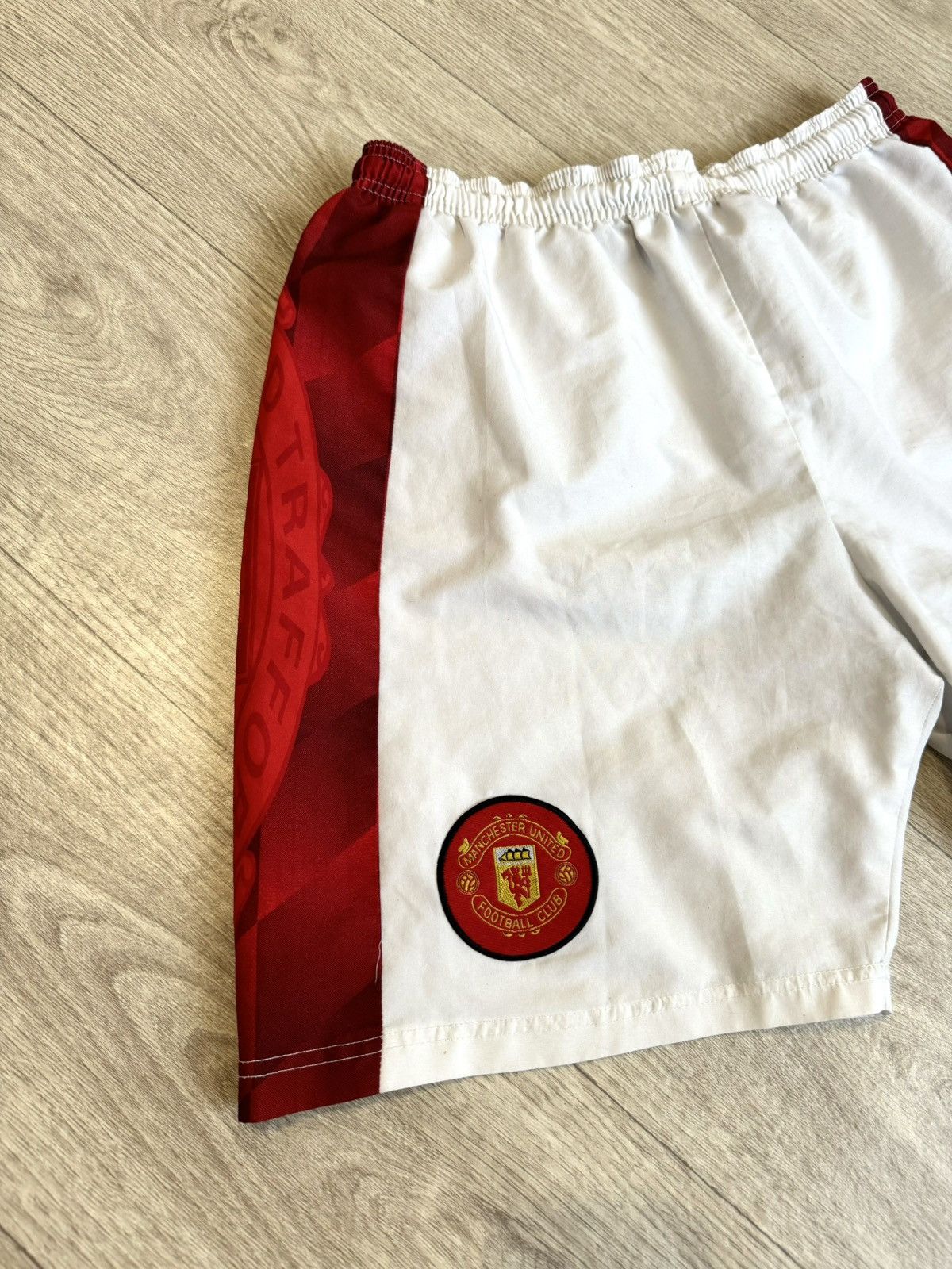 Umbro 🔷Vintage Umbro Manchester United Shorts 90s🔷 Size US 32 / EU 48 - 2 Thumbnail