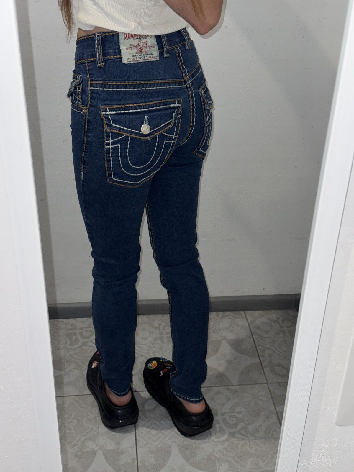 True Religion VINTAGE TRUE RELIGION CONTRASTING SEAMS SKINNY JEANS Size 30" / US 8 / IT 44 - 4 Thumbnail