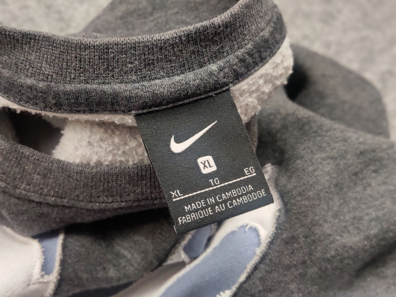 Nike Rare reworked nike skeleton Logo vintage Sweatshirt Y2K Size US L / EU 52-54 / 3 - 14 Thumbnail