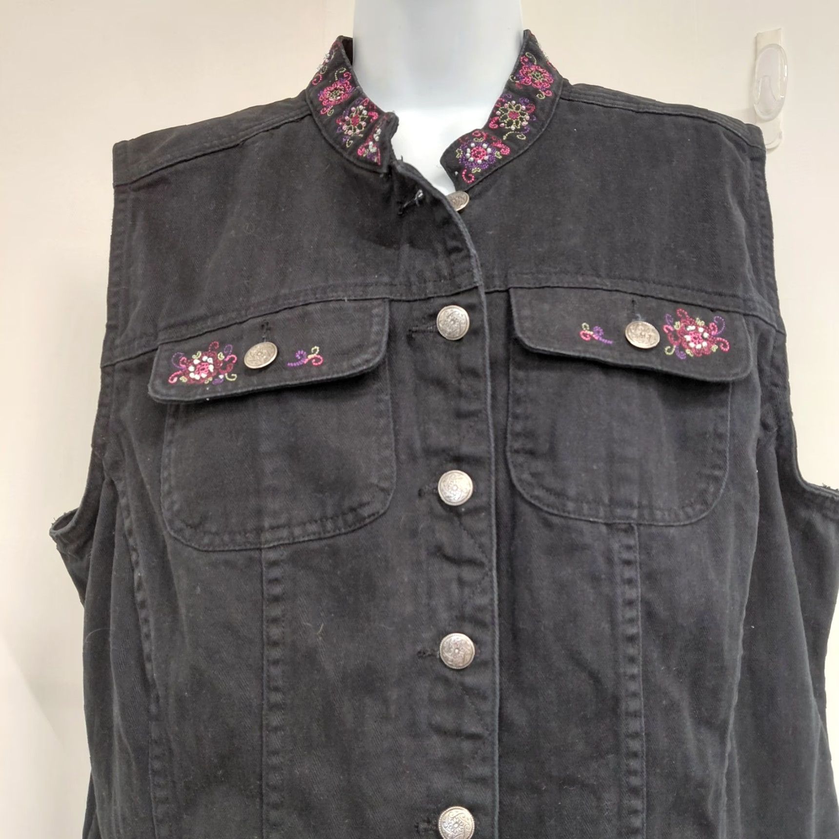 Vintage C.J. Banks Jean Vest Womens Size 1X Black Denim Embroidered Beaded Floral Design Shirt Vest Women Plus Size 1X Floral Size 40" / US 18 - 4 Thumbnail