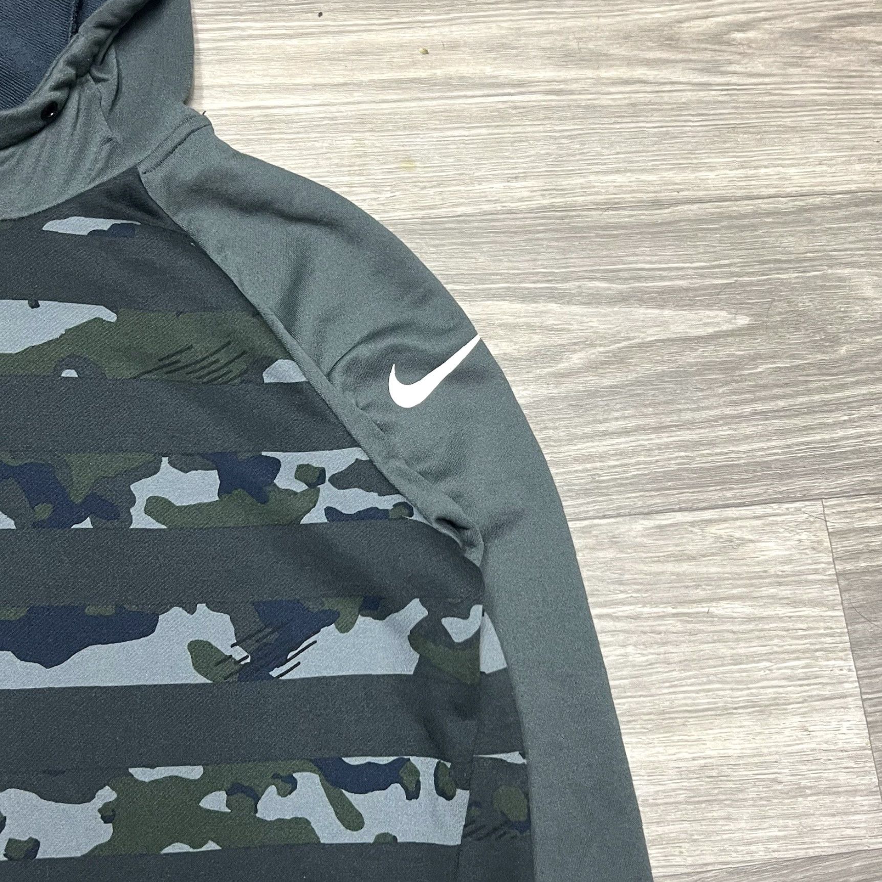 Nike Nike Hoodie Geometric Camo Sweatshirt Men M Gray Dri-Fit Athletic Pullover Size US M / EU 48-50 / 2 - 3 Thumbnail
