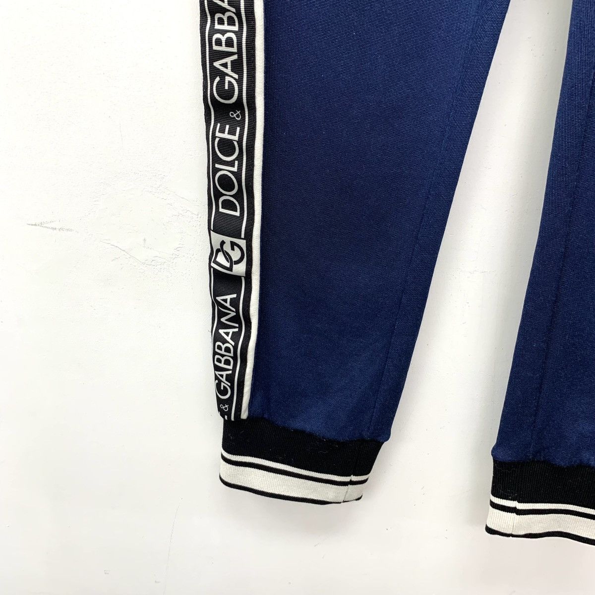 Dolce & Gabbana Dolce&Gabbana Dark Blue Side Logo Tape Casual Pants K26WX Size 30" / US 8 / IT 44 - 5 Thumbnail