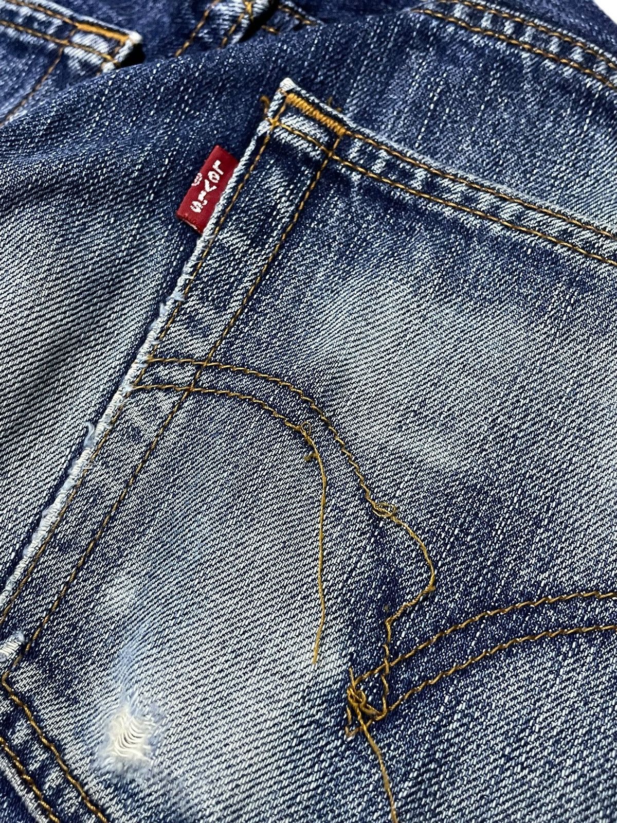 Levi's × Vintage Vintage Levis 505 Distressed Aging Loose Jeans Size US 31 - 21 Thumbnail