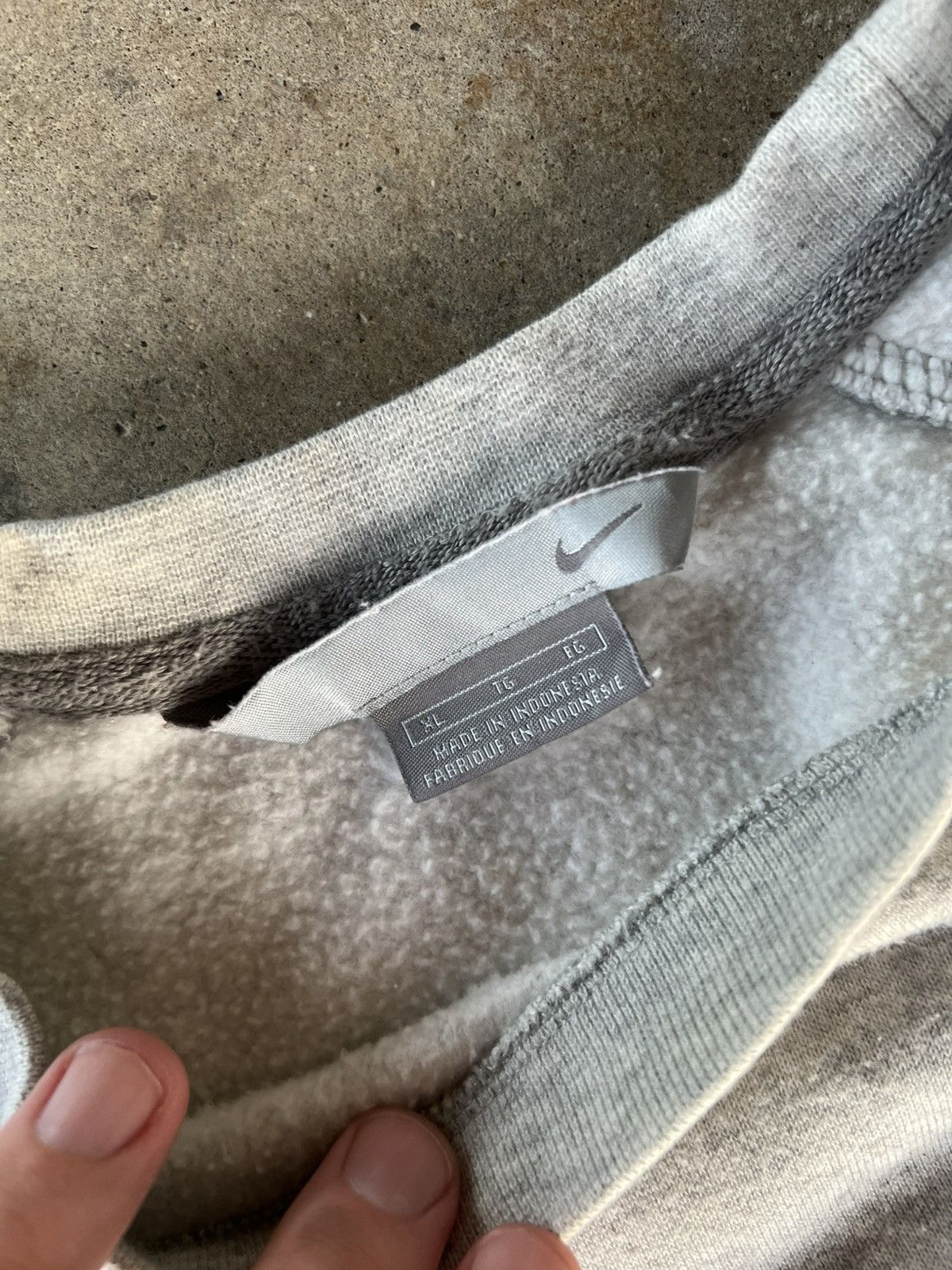 Nike Vintage Nike Silver Bar Grey Essential Sweatshirt Crewneck Size US XL / EU 56 / 4 - 3 Thumbnail
