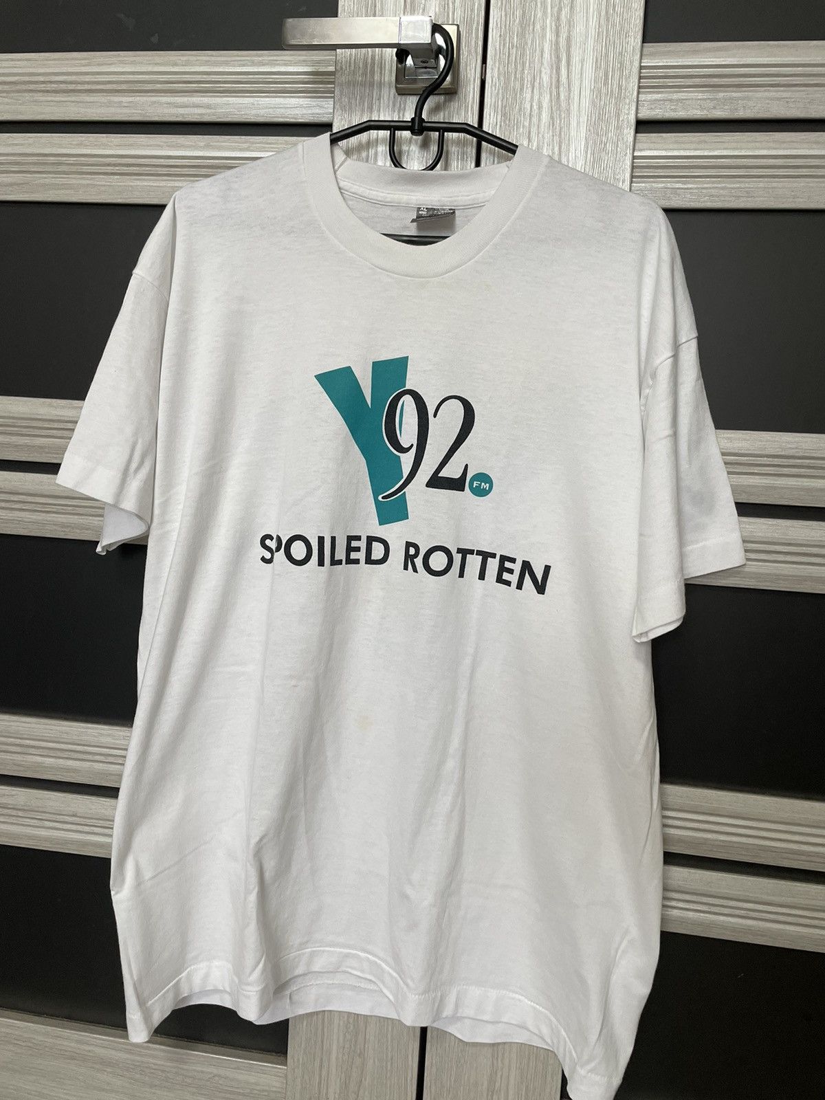 Vintage 1992 Spoiled Rotten Y92 Vintage FM Radio Tee Streetwear XL Size US XL / EU 56 / 4 - 1 Thumbnail