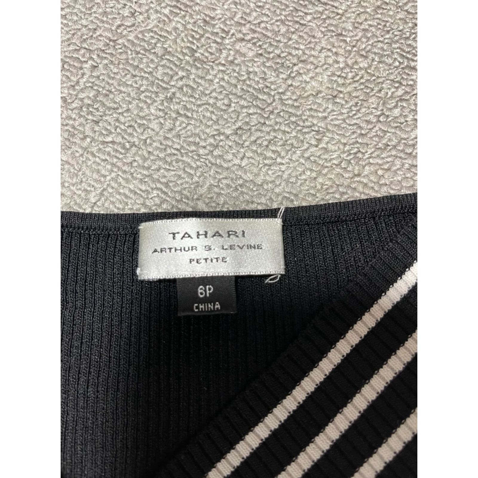 Vintage Tahari Blouse Shirt Womens Size 6P Black White Stripes Sleeveless Scoop Neck Petites Breathable All Seasons Basic Shirt Size M / US 6-8 / IT 42-44 - 4 Thumbnail