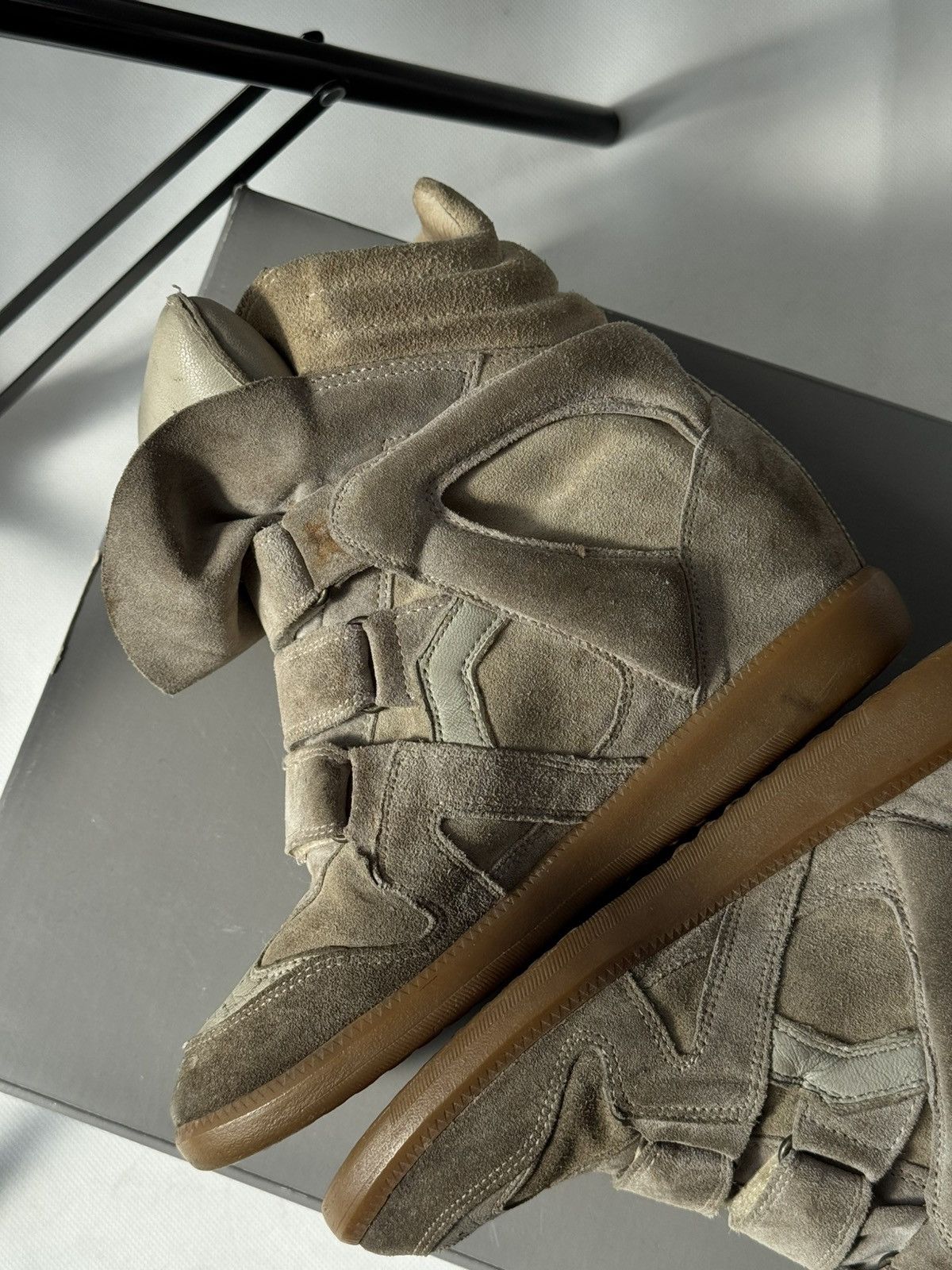 Isabel Marant Authentic Isabel Marant Etoile Bekett sneakers Suede Wedge Size US 7 / IT 37 - 15 Thumbnail