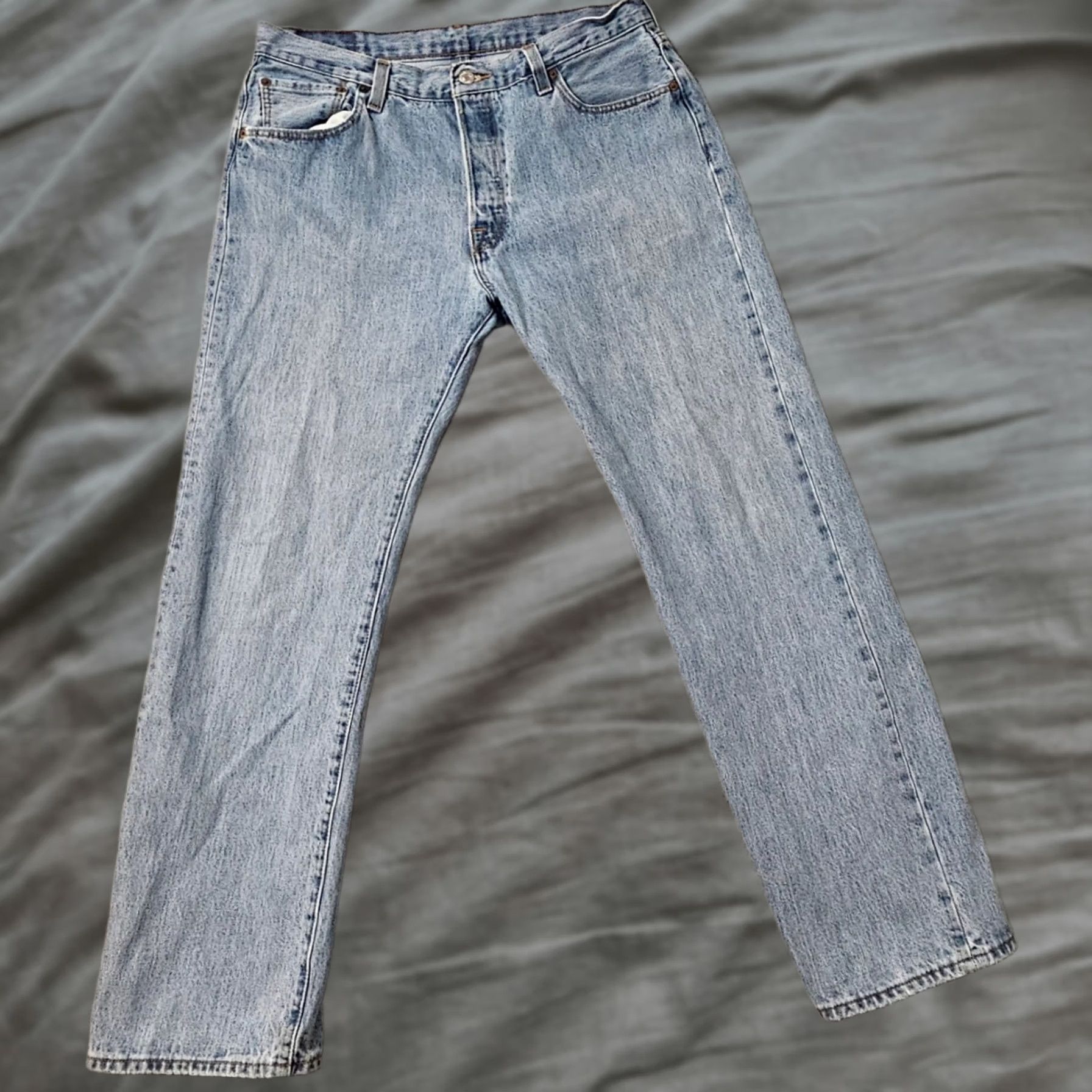 Levi's Levis 501s Jeans Men's 36 x 32 Light Wash Button Fly Made In Haiti 2010 Size US 36 / EU 52 - 1 Thumbnail