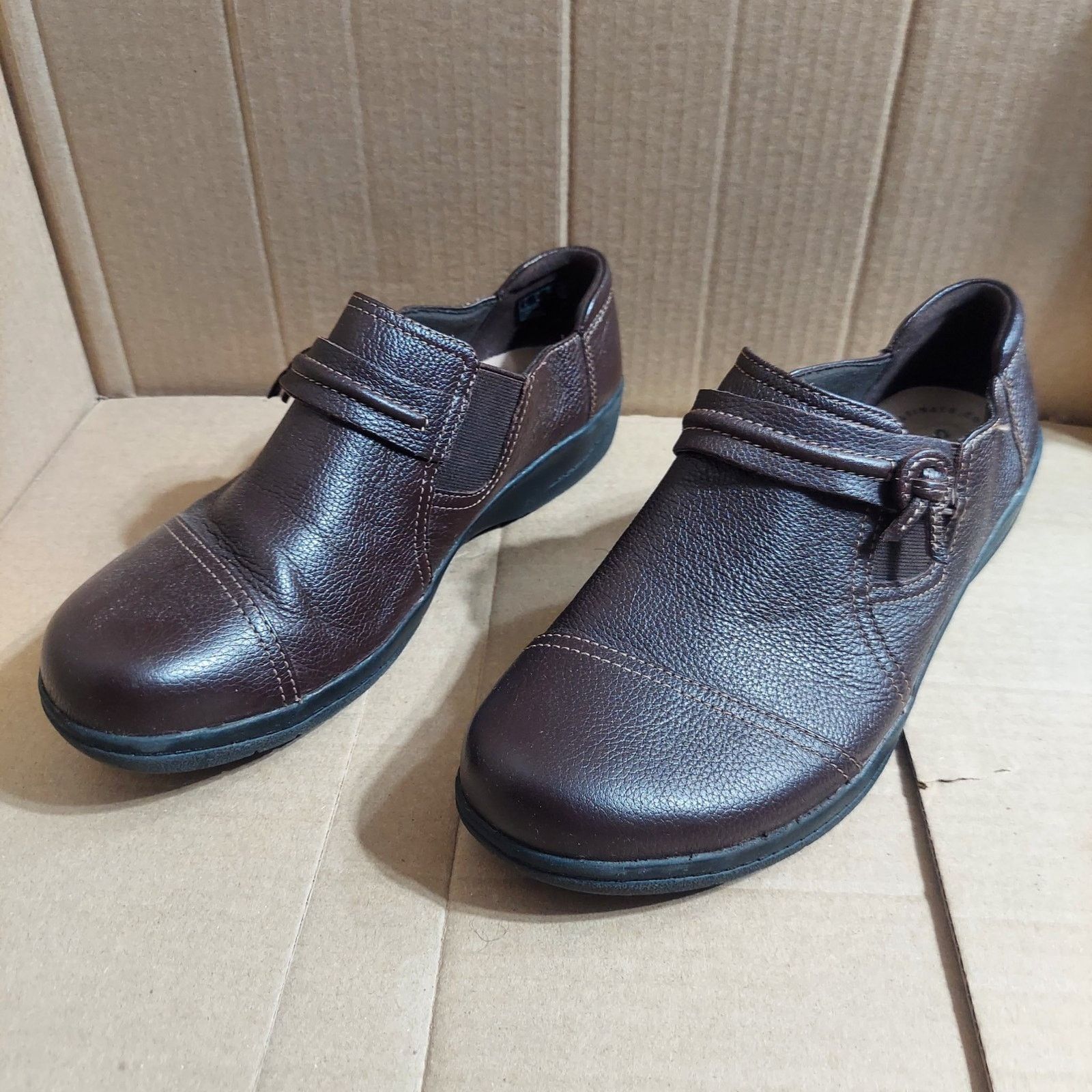 Clarks Clarks Women's US 9 M Brown Leather Slip On Loafers EUC Size US 9 / IT 39 - 1 Thumbnail