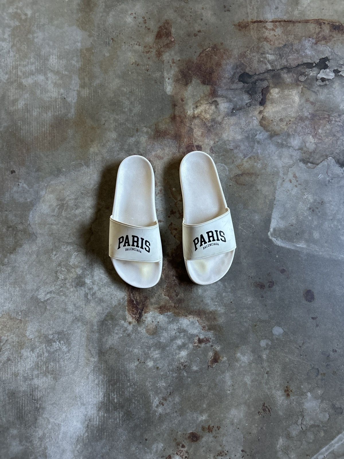Balenciaga BALENCIAGA PARIS POOL SLIDES - PARIS EDITION Size US 9 / EU 42 - 1 Thumbnail