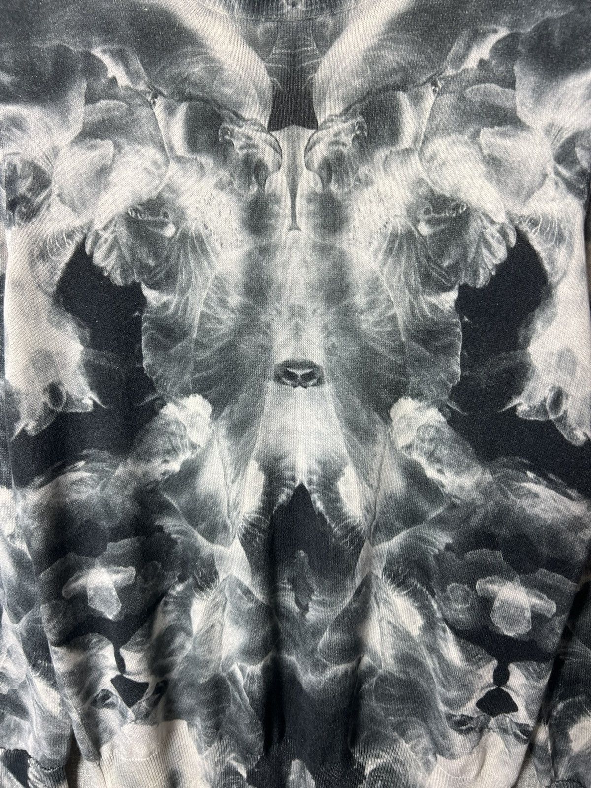 Alexander McQueen Alexander McQueen Trompe L’Oeil All Over Print Silk Sweater Size L / US 10 / IT 46 - 5 Thumbnail