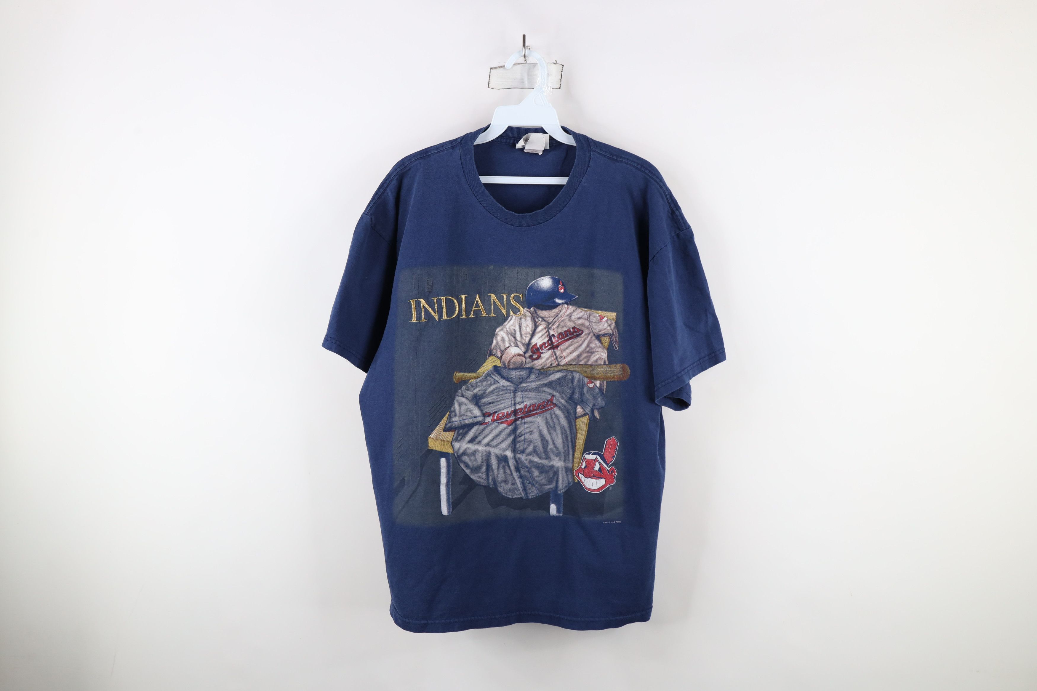 Vintage Vintage 90s Chief Wahoo Cleveland Indians Baseball T-Shirt Size US L / EU 52-54 / 3 - 1 Thumbnail
