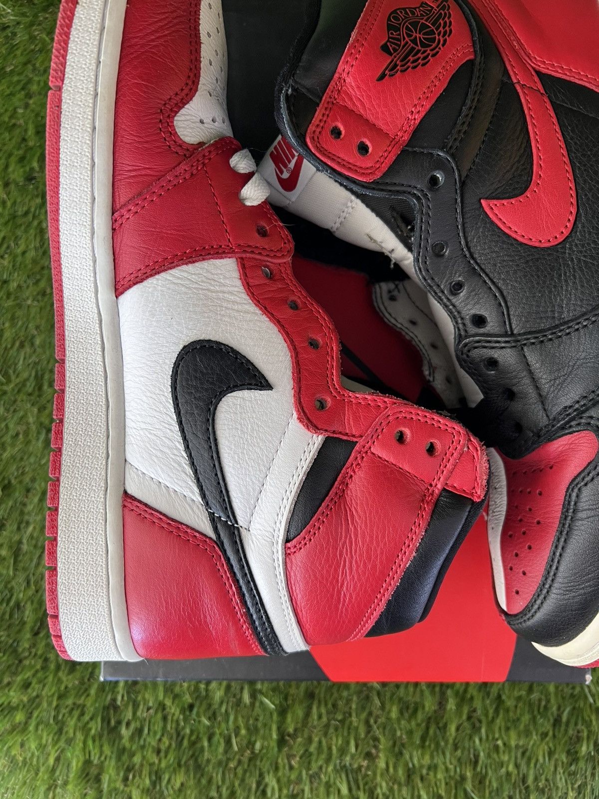 Jordan Brand Air Jordan 1 High Homage to Home Size US 10 / EU 43 - 5 Thumbnail