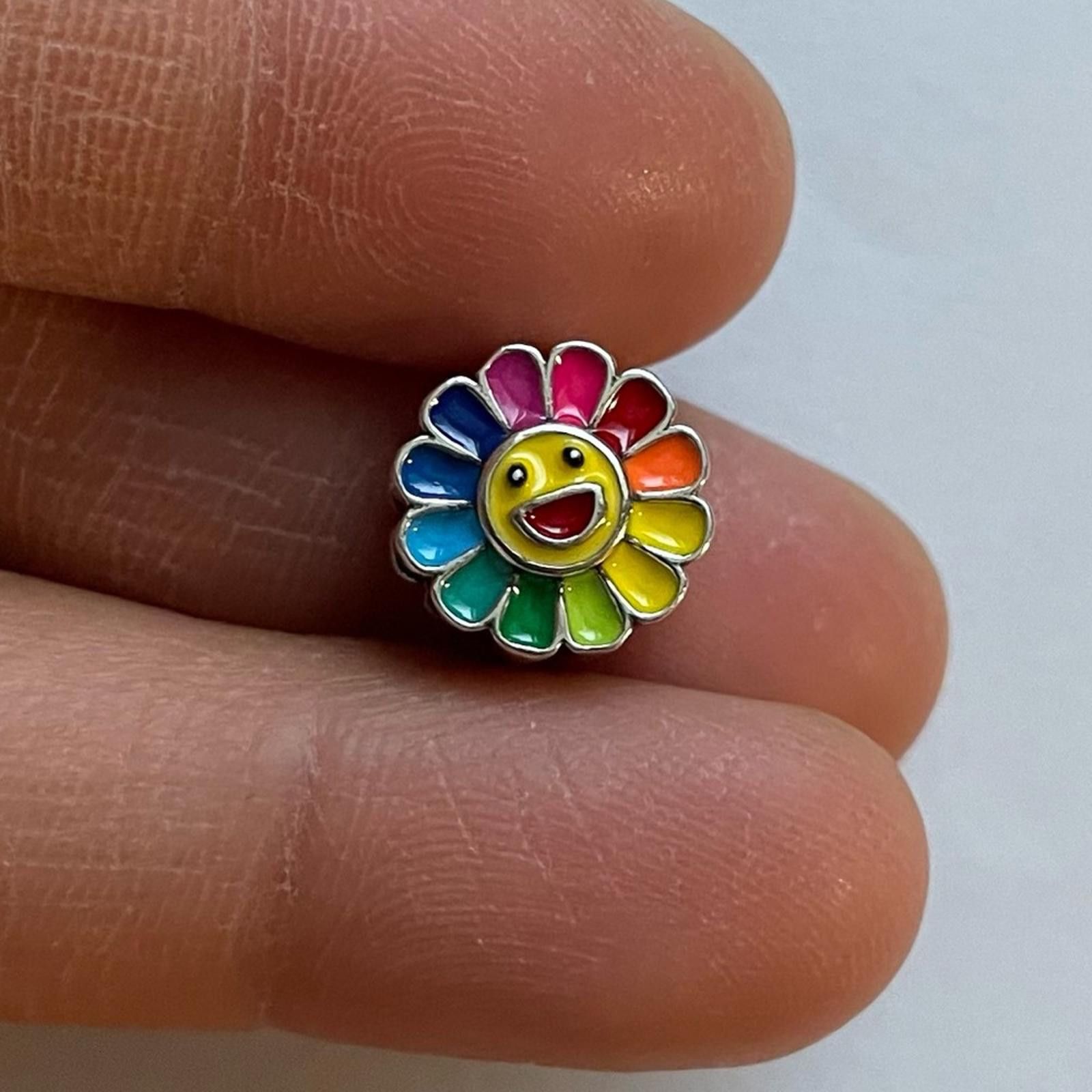 Designer NWOT Takashi Murakami flower Kaikai Kiki flower Charm Silver Size ONE SIZE - 3 Thumbnail