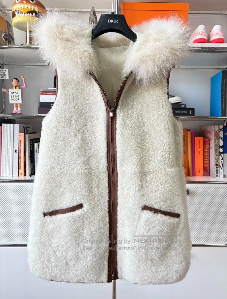 Loro Piana Loro Piana Cream White Lamb Fur Double Sided Wearable Vest Size M / US 6-8 / IT 42-44 - 1 Thumbnail