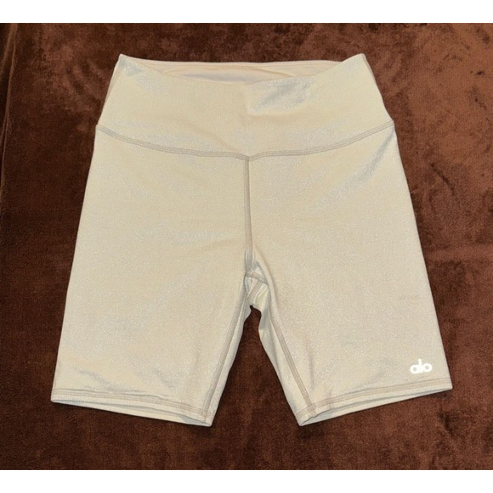Alo Yoga Alo Yoga Airlift Energy Short 5" Biege Size S Size 25" / US 0 / IT 36 - 3 Thumbnail