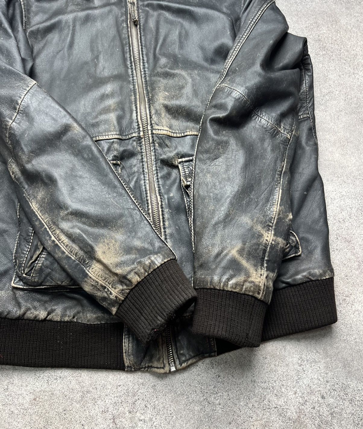 Vintage Vintage faded leather bomber jacket Size US L / EU 52-54 / 3 - 4 Thumbnail