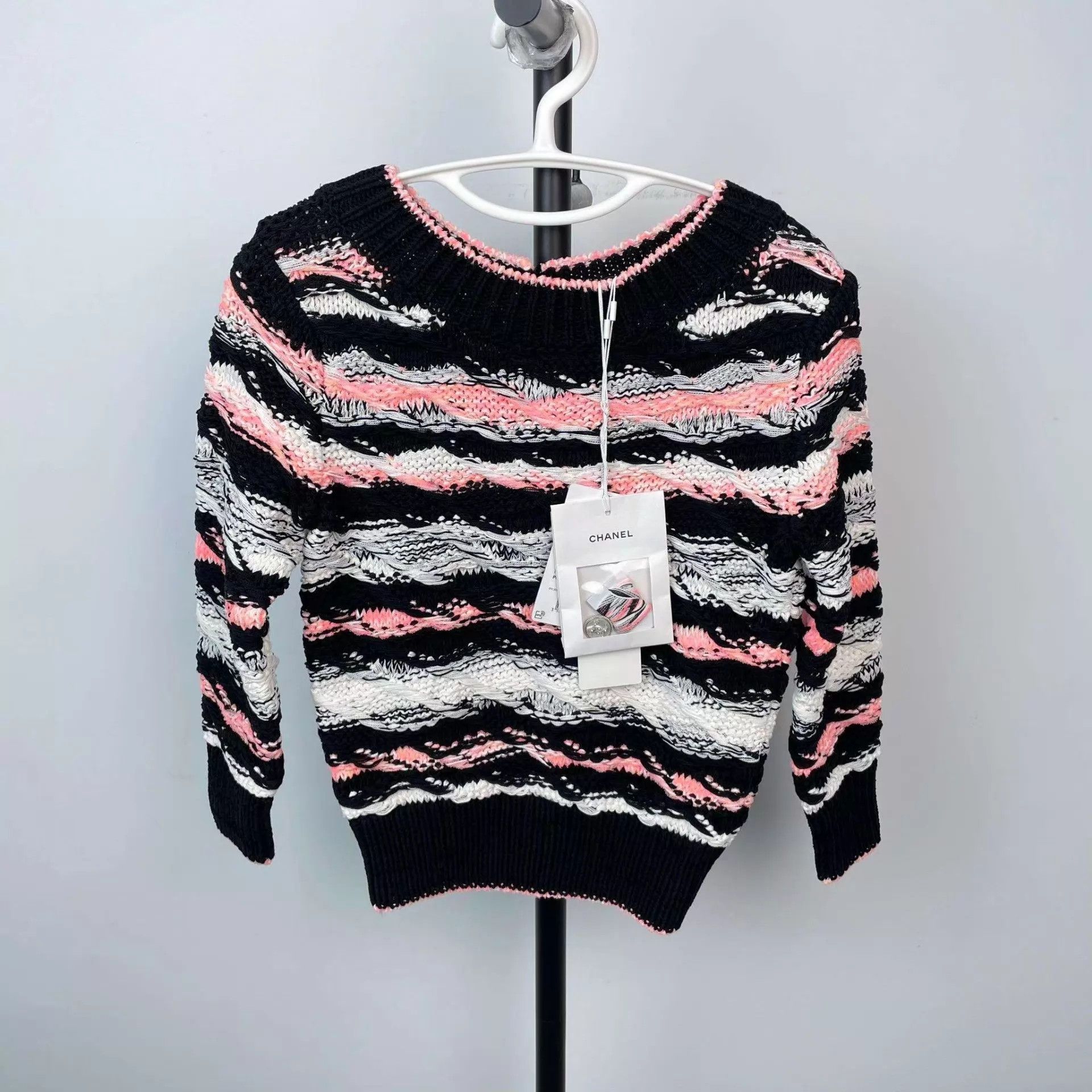 Chanel Chanel knit cardigan black pink colorblock 34 Size XS / US 0-2 / IT 36-38 - 1 Thumbnail