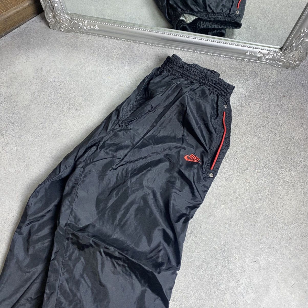 Nike Vintage Nike Track Pants Double Swoosh Y2K Baggy Sweatpants Size US 34 / EU 50 - 2 Thumbnail