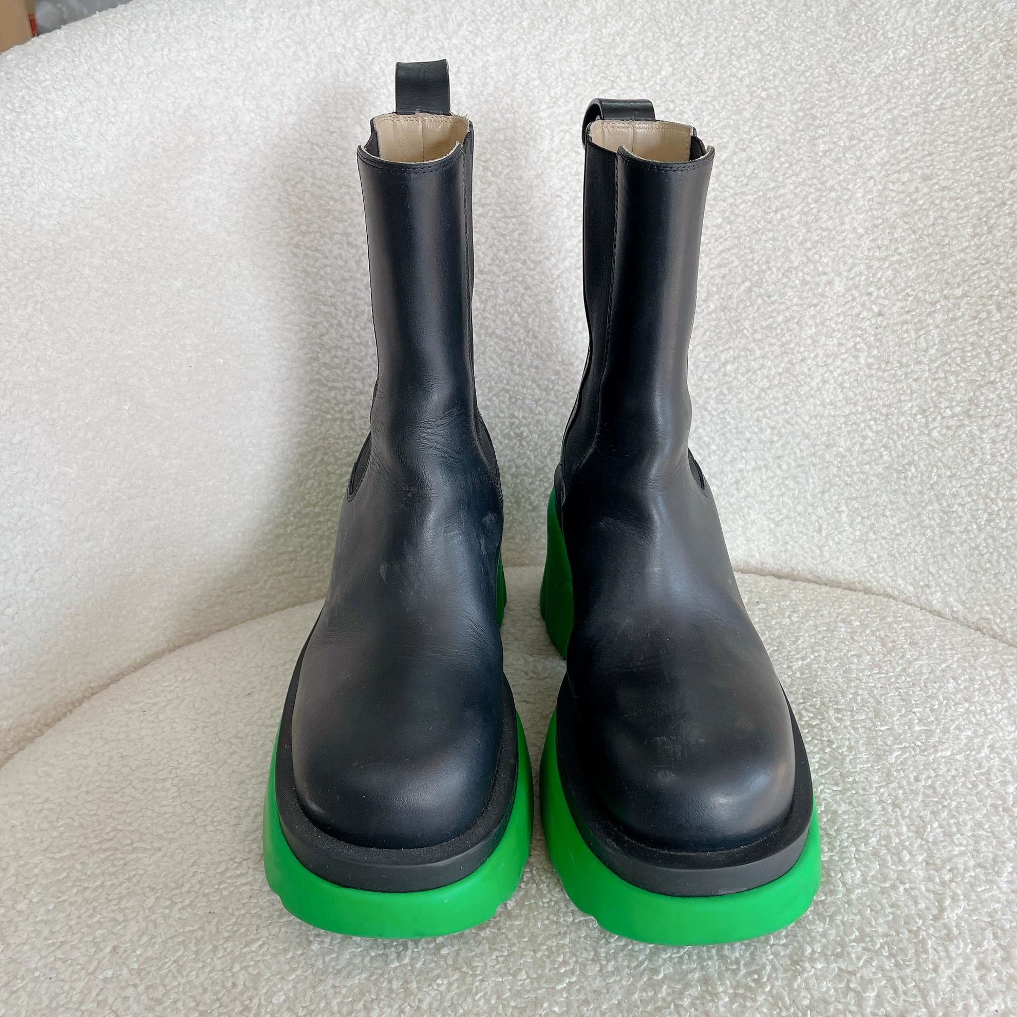 Bottega Veneta Bottega Veneta black green sole mid-calf boots 38 Size US 7 / IT 37 - 2 Thumbnail
