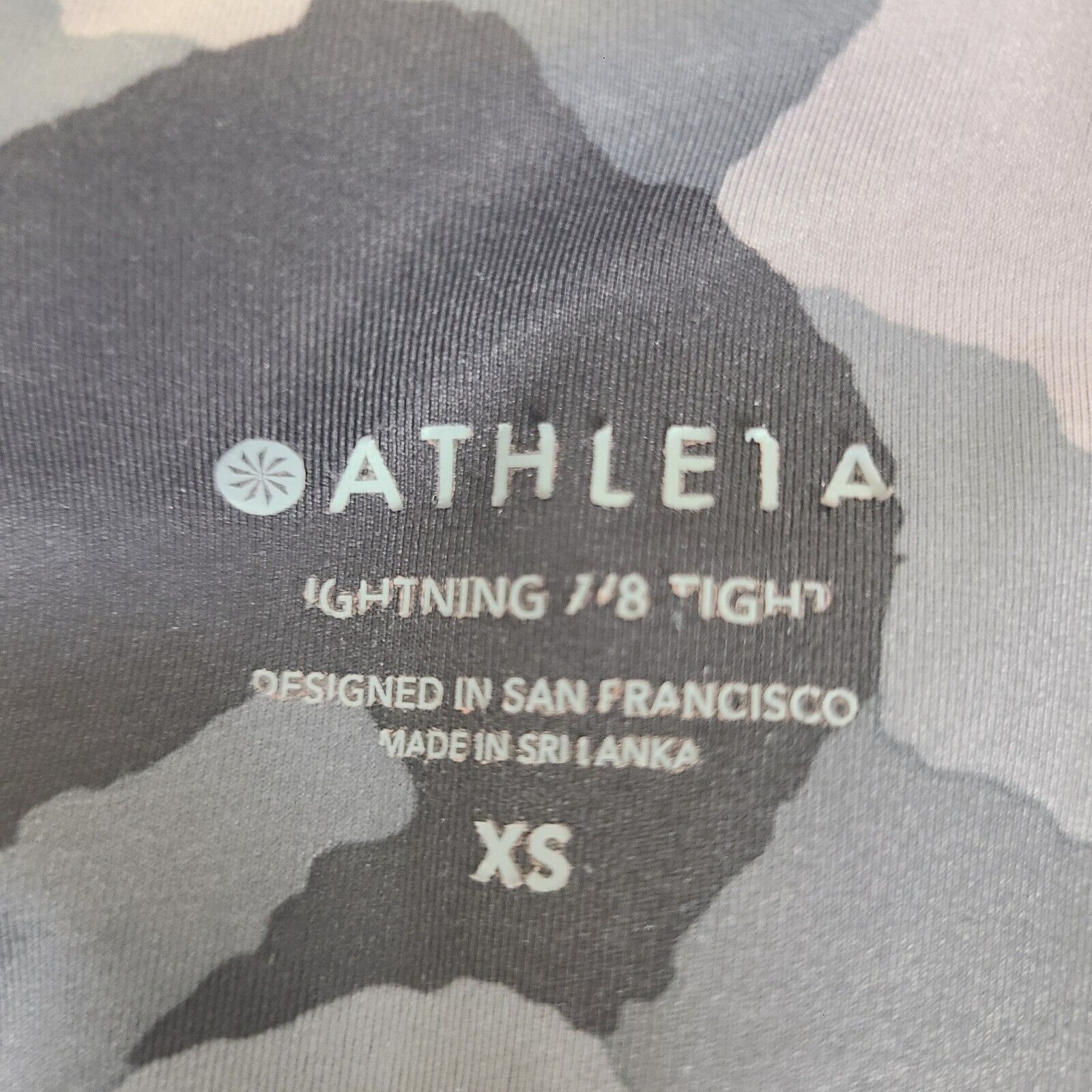 Athleta Athleta Lightning Camo 7/8 Leggings-Gray Camo X-Small Size 27" / US 4 / IT 40 - 2 Thumbnail