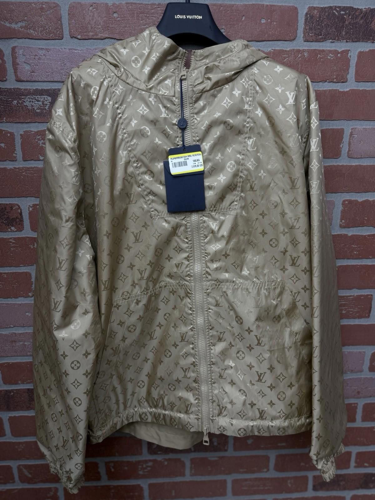 Louis Vuitton Louis Vuitton Gold Monogram Reversible Windbreaker $3000 NEW Size US L / EU 52-54 / 3 - 2 Thumbnail
