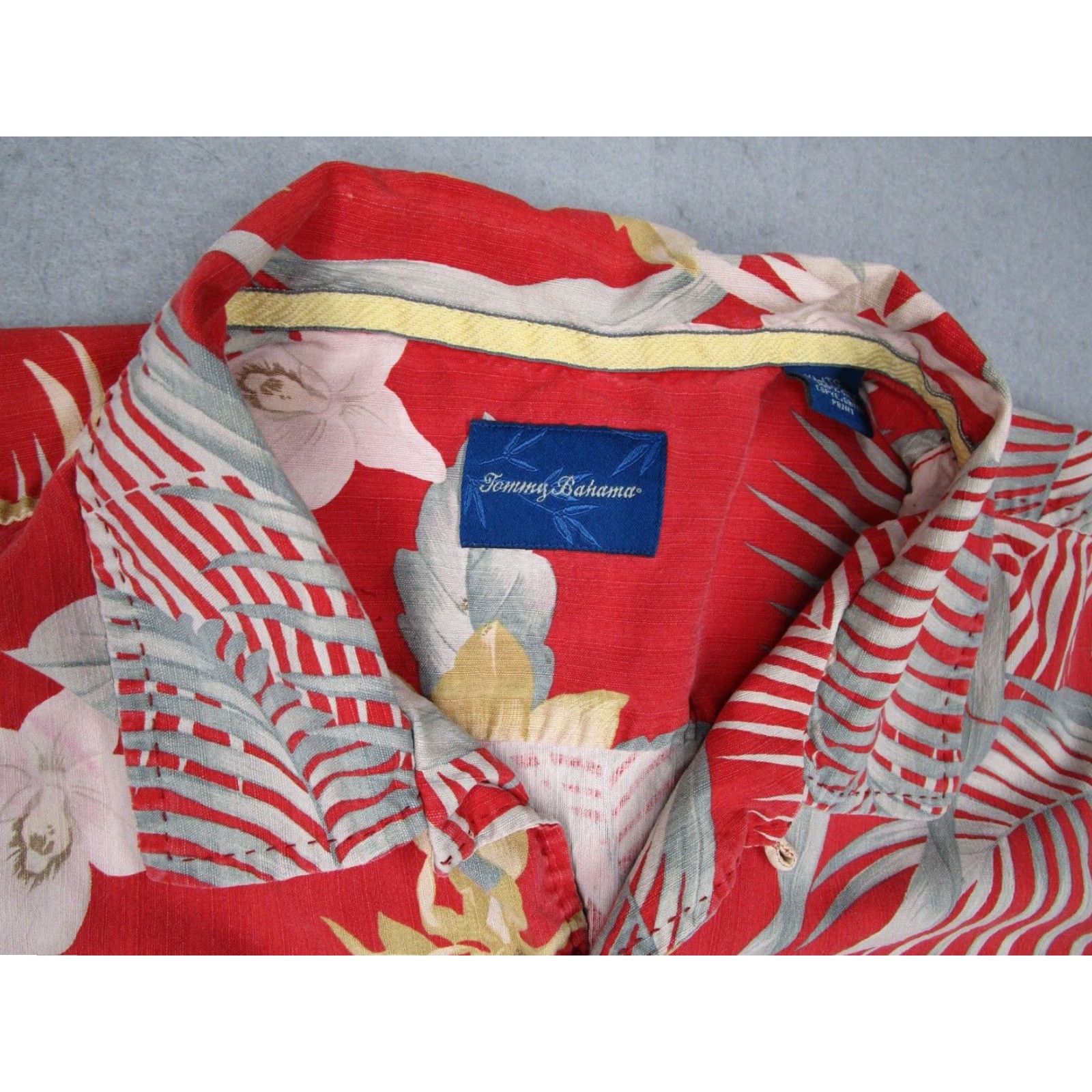 Tommy Bahama Tommy Bahama Shirt Mens XL Red Silk Button-Up Hawaiian Loop Collar Tiki Mens Size US XL / EU 56 / 4 - 3 Thumbnail