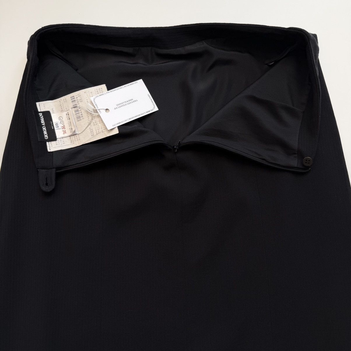Giorgio Armani 1990s Giorgio Armani Side Fold Pencil Skirt Size 26" / US 2 / IT 38 - 2 Thumbnail