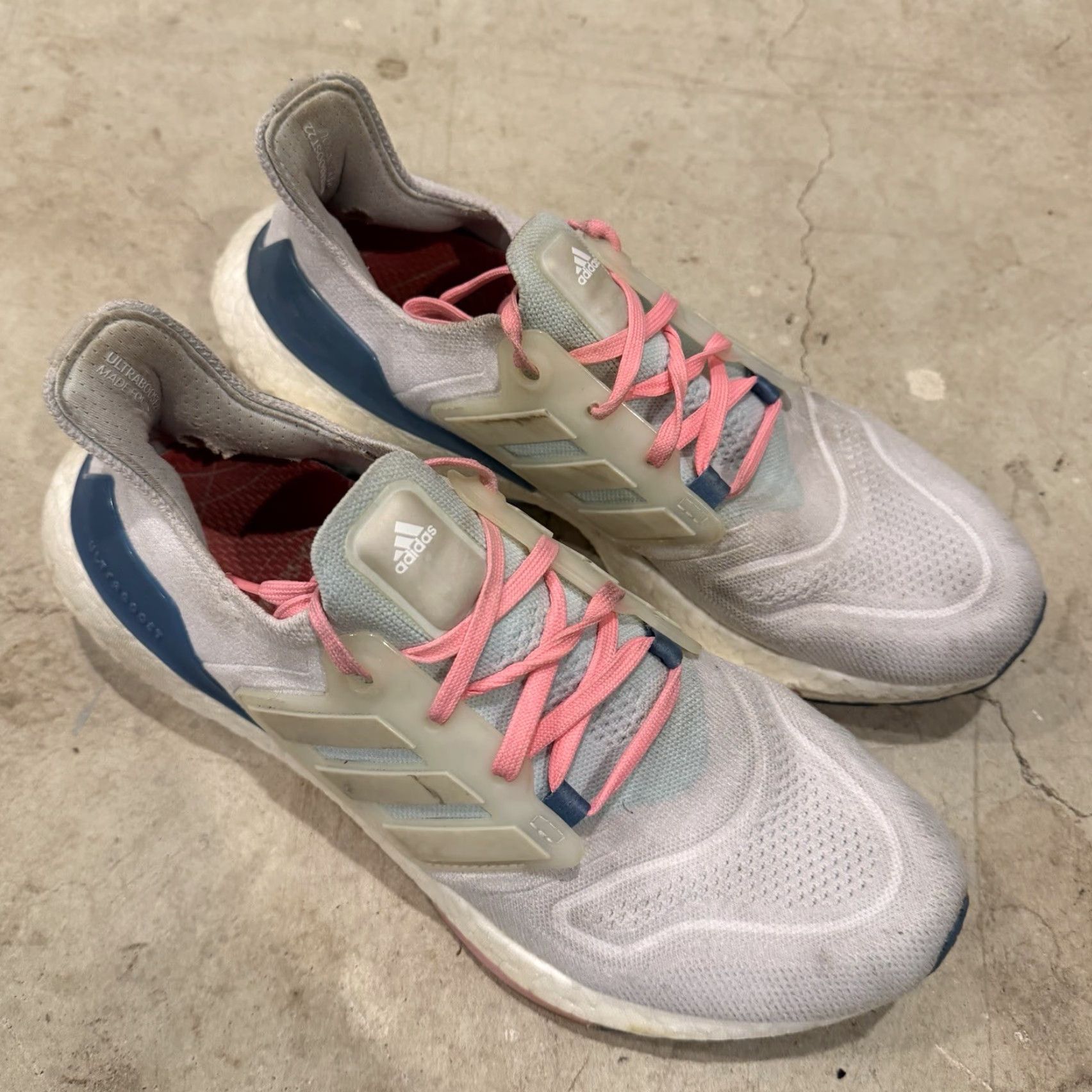Adidas Adidas Ultraboost 22 White Almost Blue Sneaker GX5929 Womens Size 8 7.5 9 US 41 1/3 Footwear Athletic Size US 8 / IT 38 - 2 Thumbnail