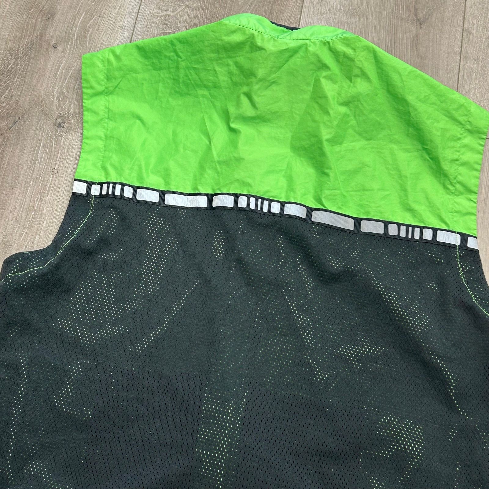 Nike Vintage 90s Nike White Tag Green Running Vest Size Large L Size US L / EU 52-54 / 3 - 7 Thumbnail