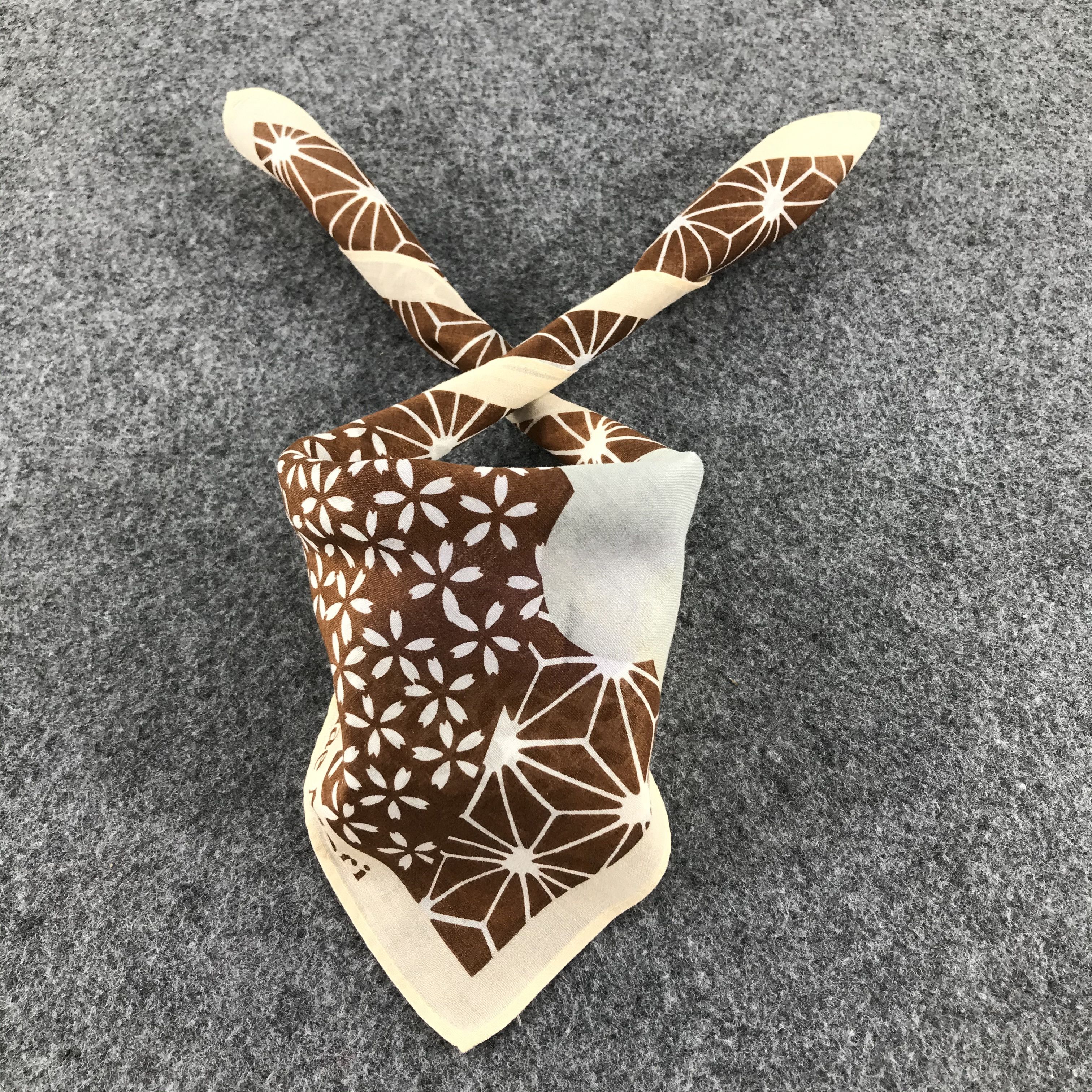 Hanae Mori Hanae Mori Sakura Design Handkerchief Neckerchief H604 Size ONE SIZE - 1 Thumbnail
