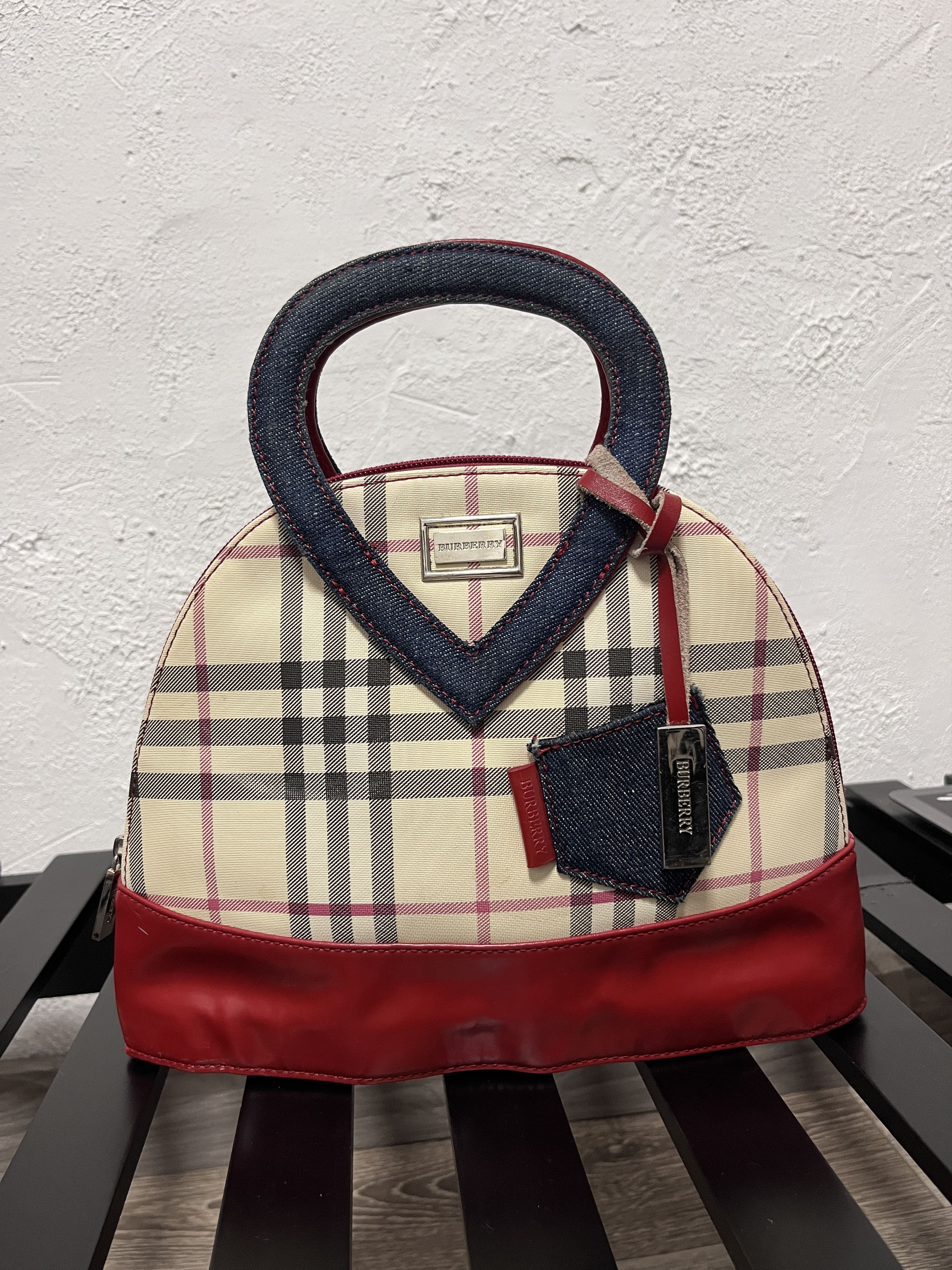 Burberry × Vintage 1990s BURBERRY's CUTE MONOGRAM RARE BAG - 6139 Size ONE SIZE - 1 Thumbnail