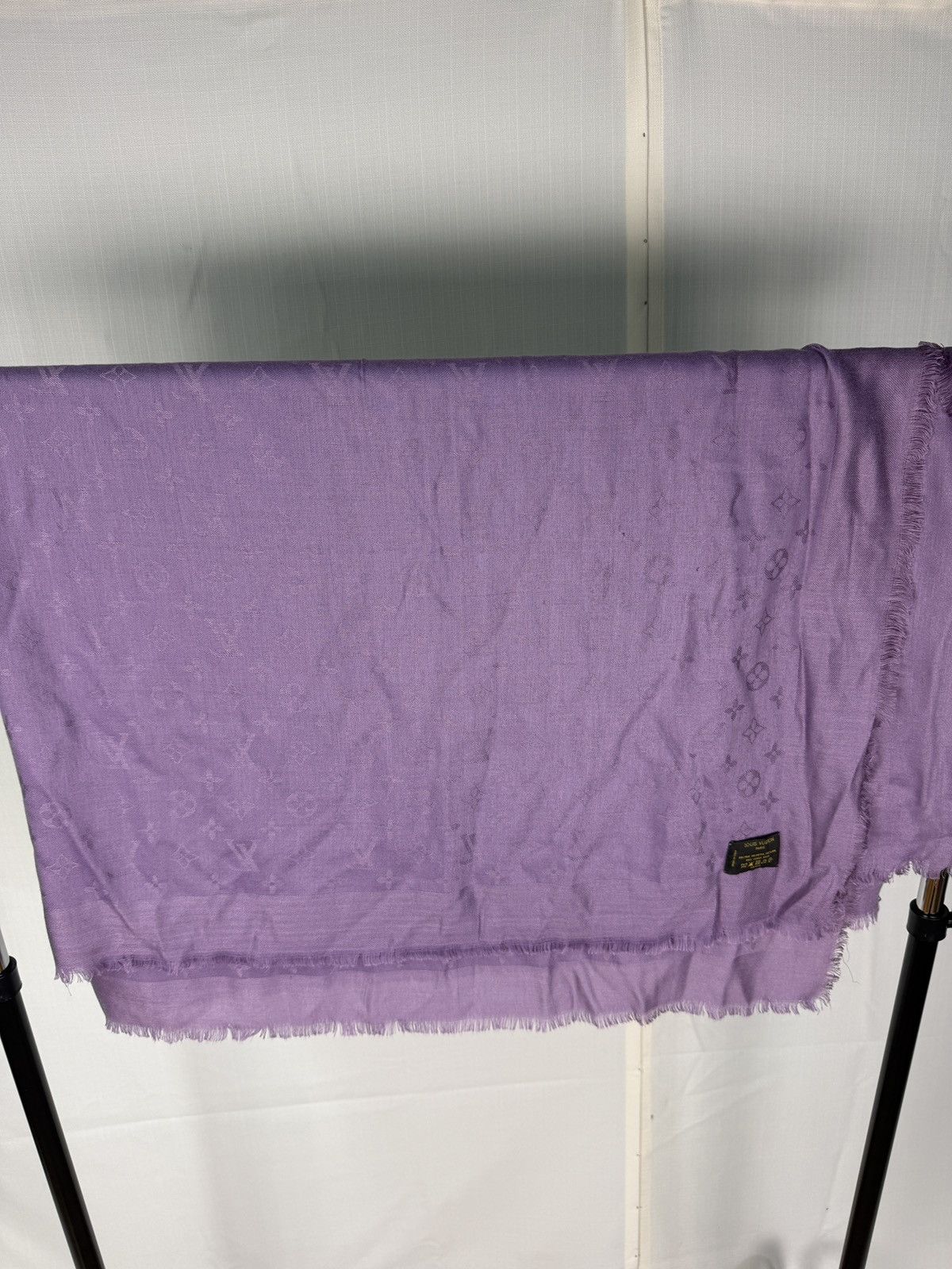 Louis Vuitton Louis Vuitton Monogram Logo Silk Scarf Size ONE SIZE - 3 Thumbnail