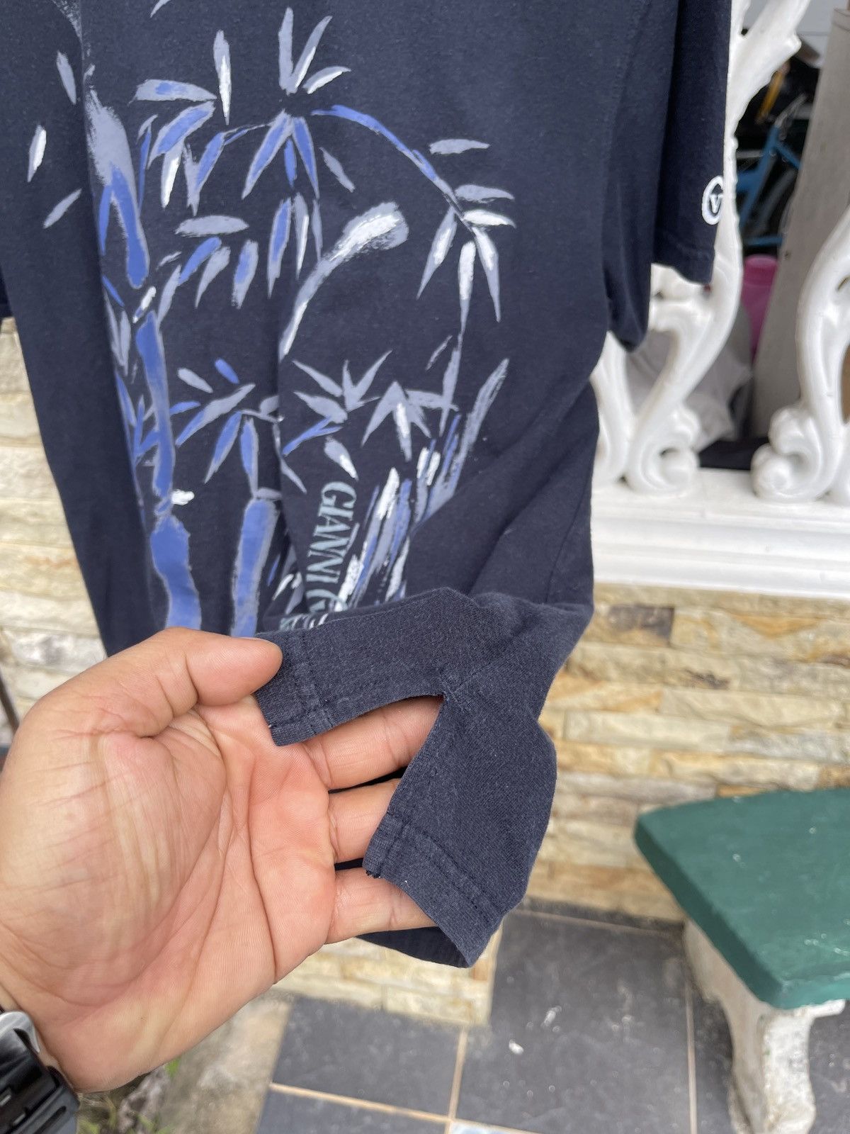 Gianni Valentino Last Drop🔥Rare‼️Vtg Sun Faded GIANNI VALENTINO Art T Shirt Size US M / EU 48-50 / 2 - 9 Thumbnail