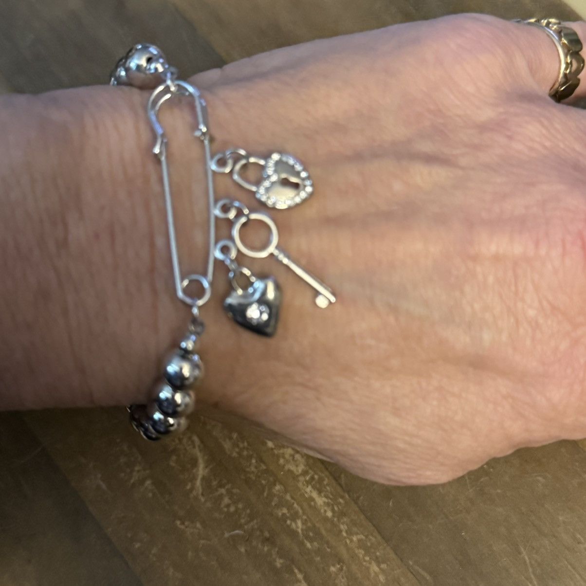 Other Silver tone safety pin beaded charm bracelet Size ONE SIZE - 2 Thumbnail